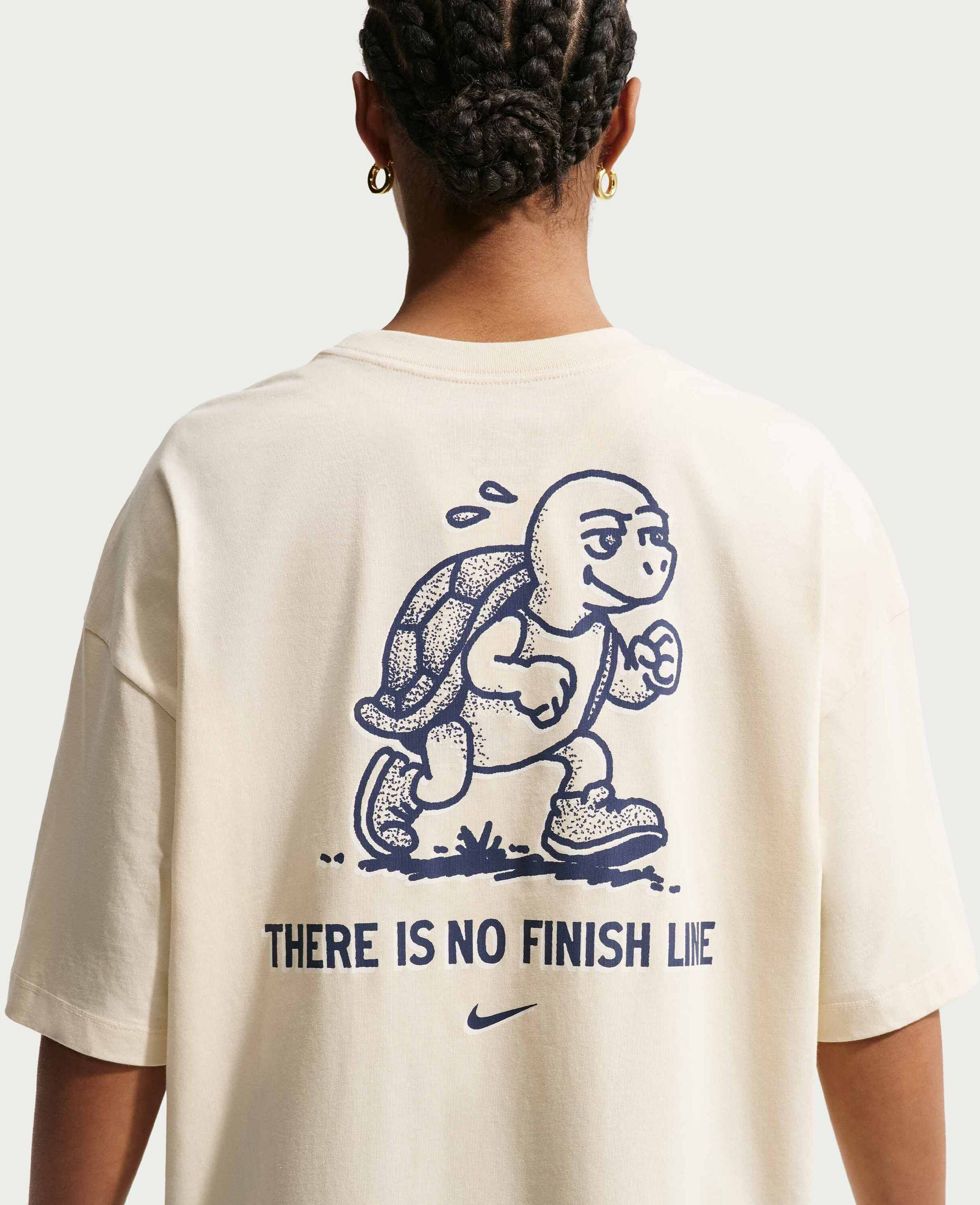 NIKE, Women's Oversized T-shirt Sportswear Classic