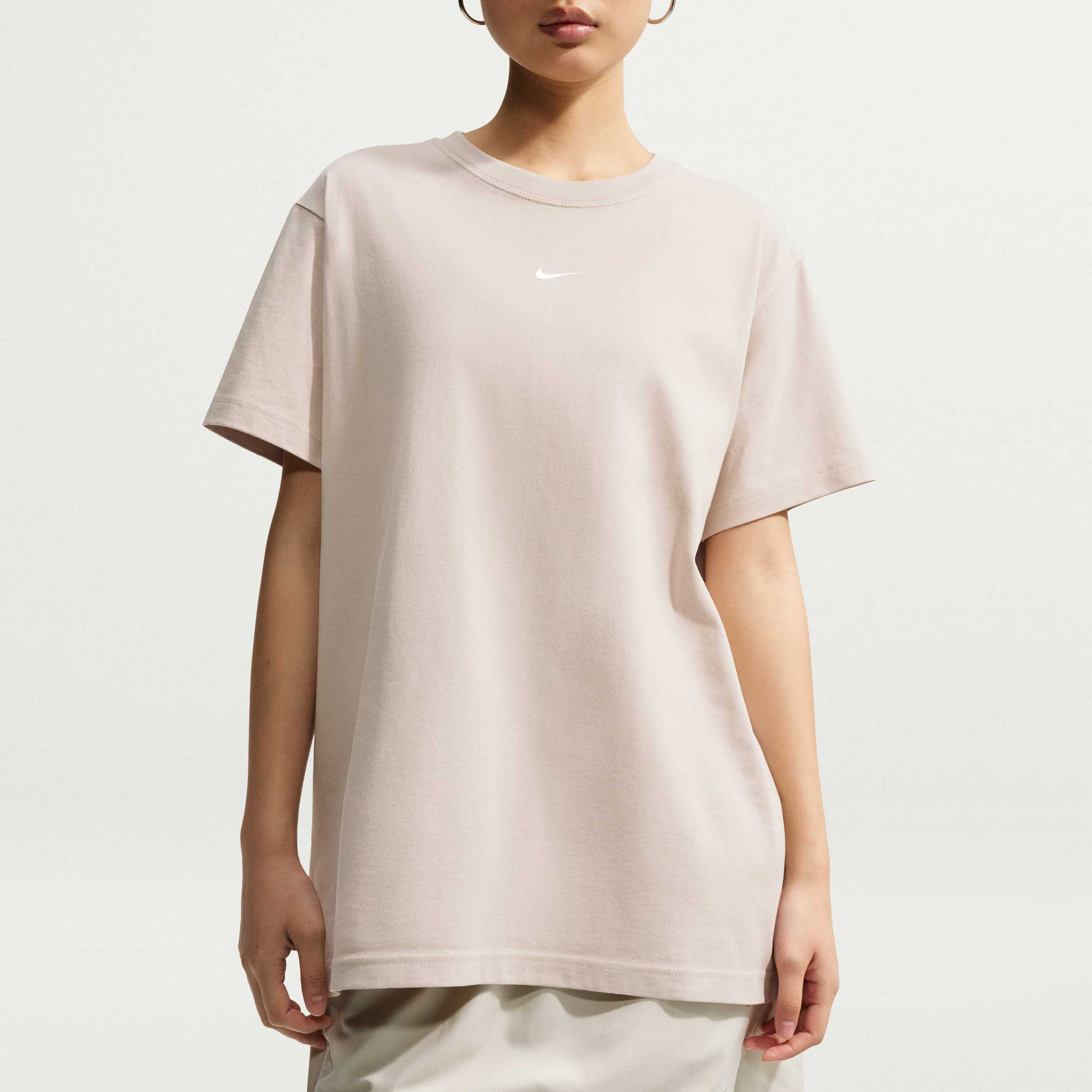 NIKE, Women's Oversized T-shirt Sportswear Classic