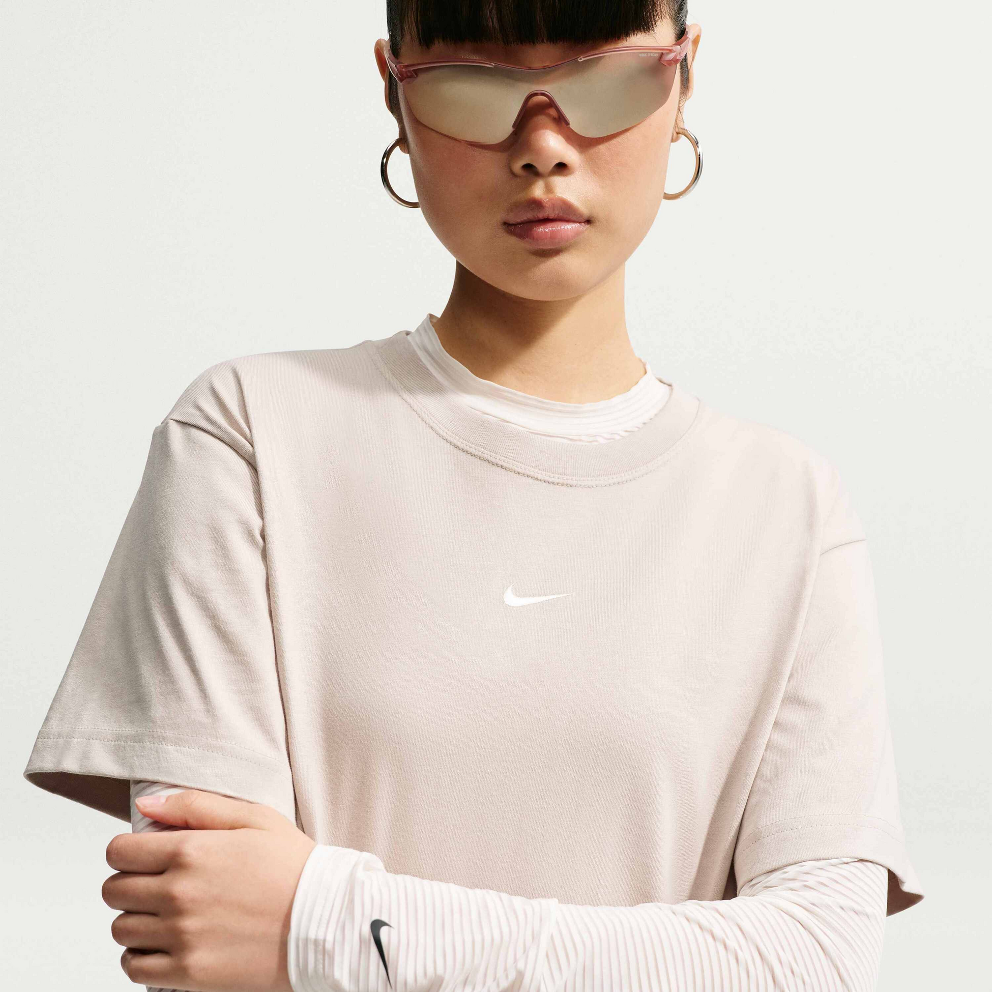 NIKE, Women's Oversized T-shirt Sportswear Classic