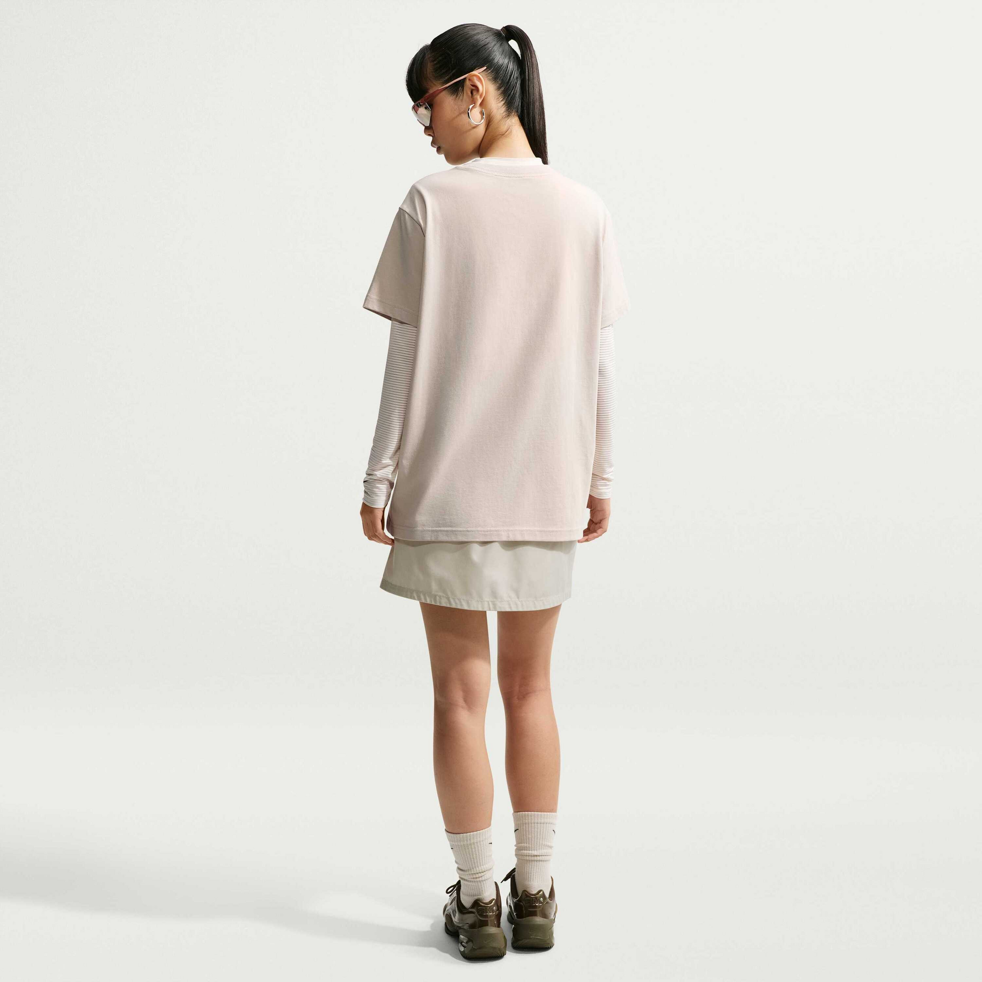NIKE, Women's Oversized T-shirt Sportswear Classic