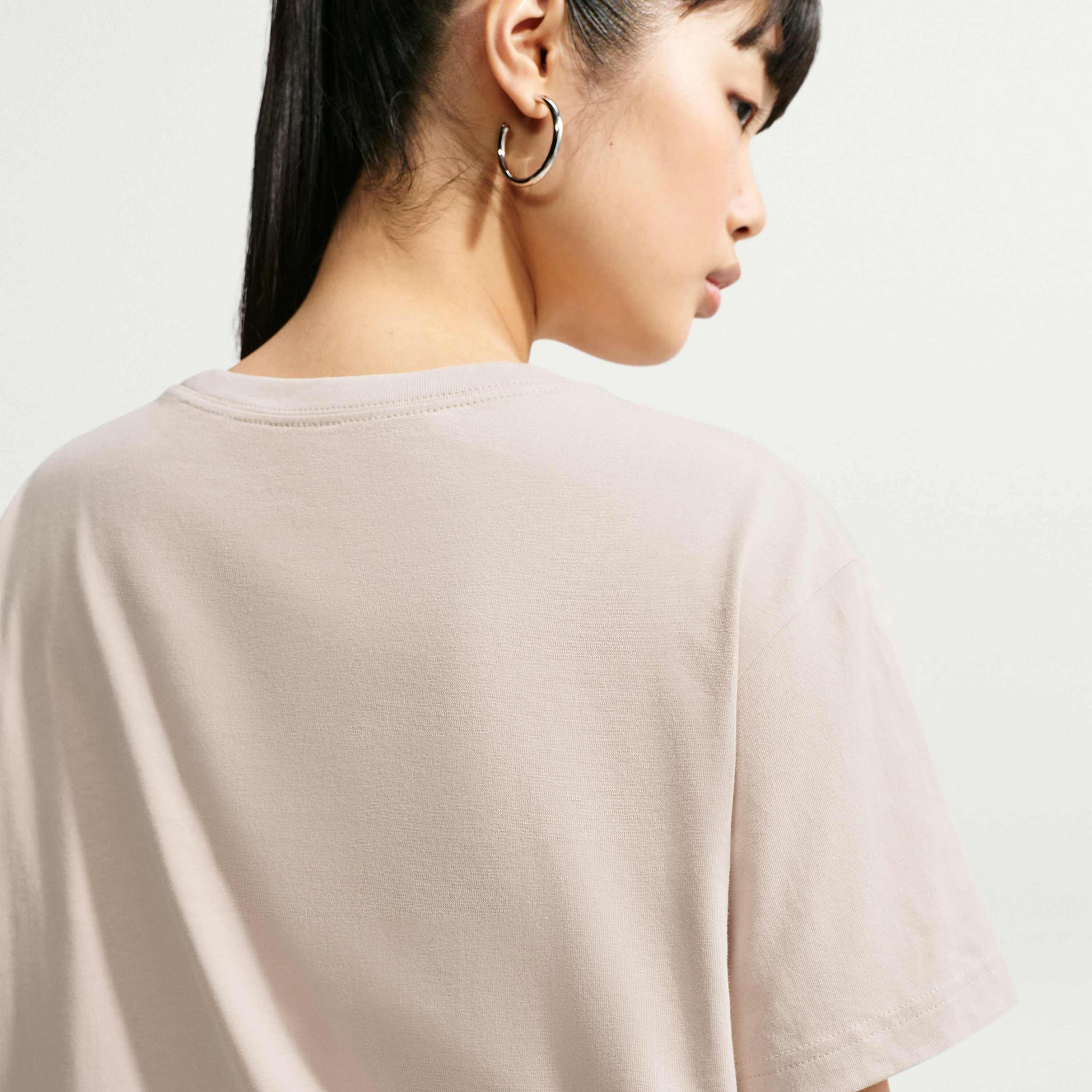 NIKE, Women's Oversized T-shirt Sportswear Classic