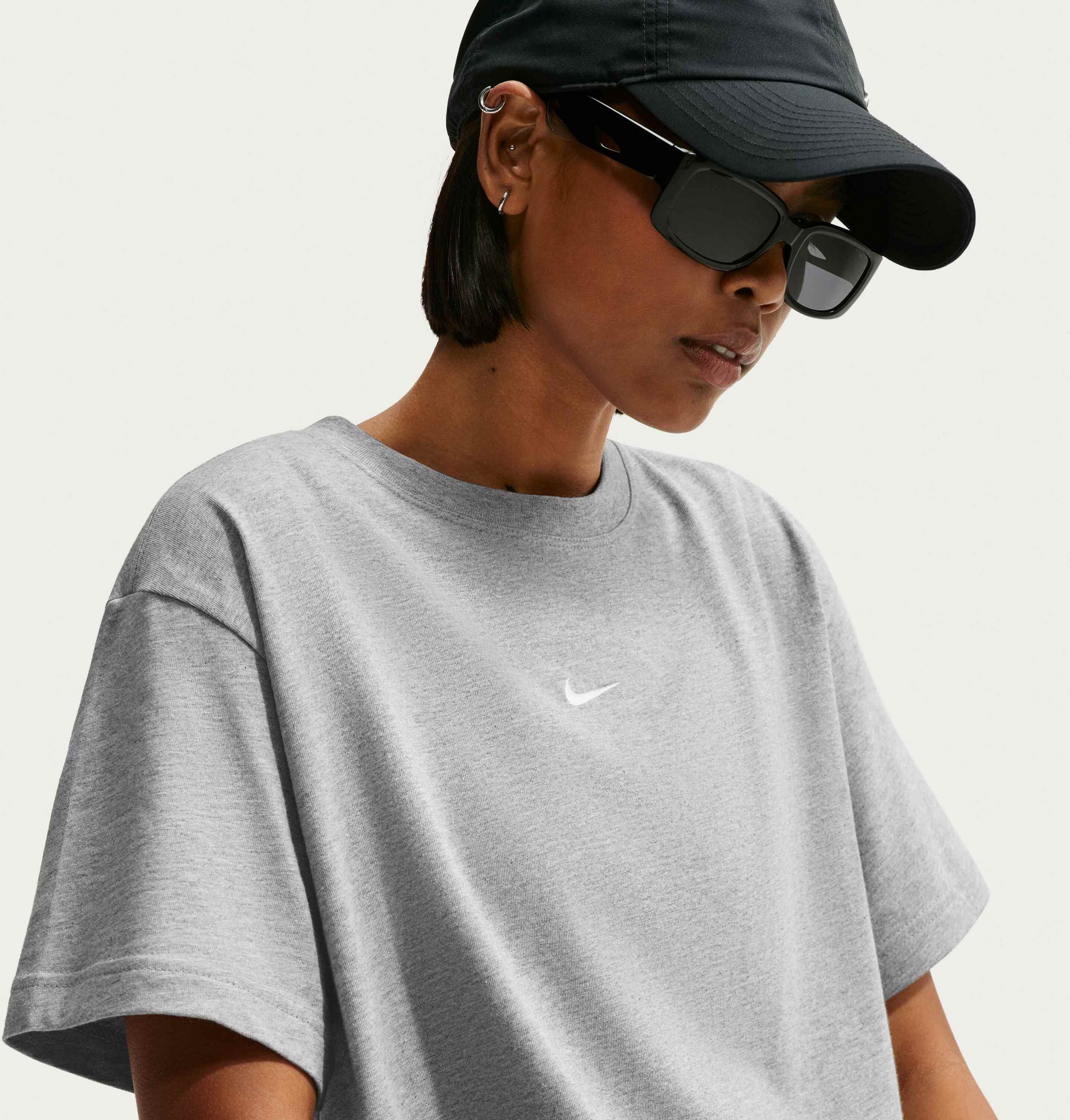NIKE, Women's Oversized T-shirt Sportswear Classic