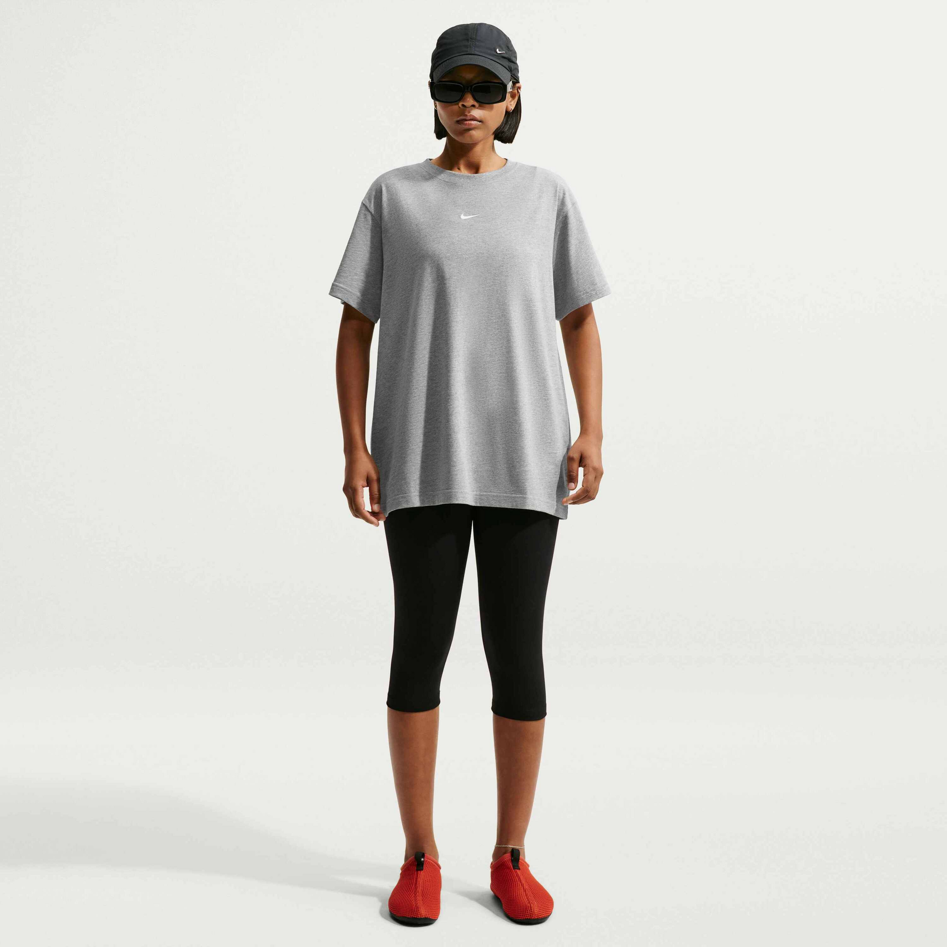 NIKE, Women's Oversized T-shirt Sportswear Classic