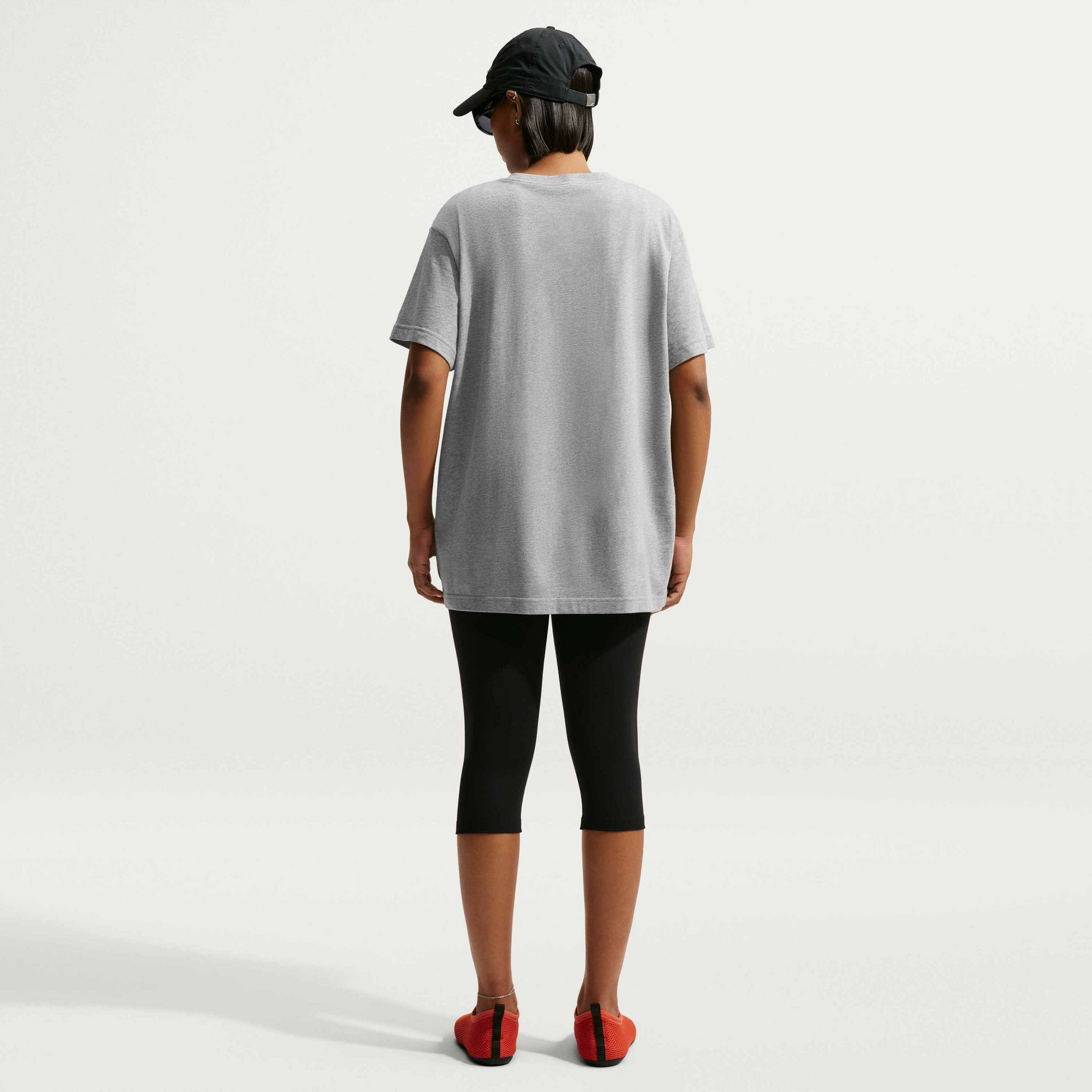 NIKE, Women's Oversized T-shirt Sportswear Classic