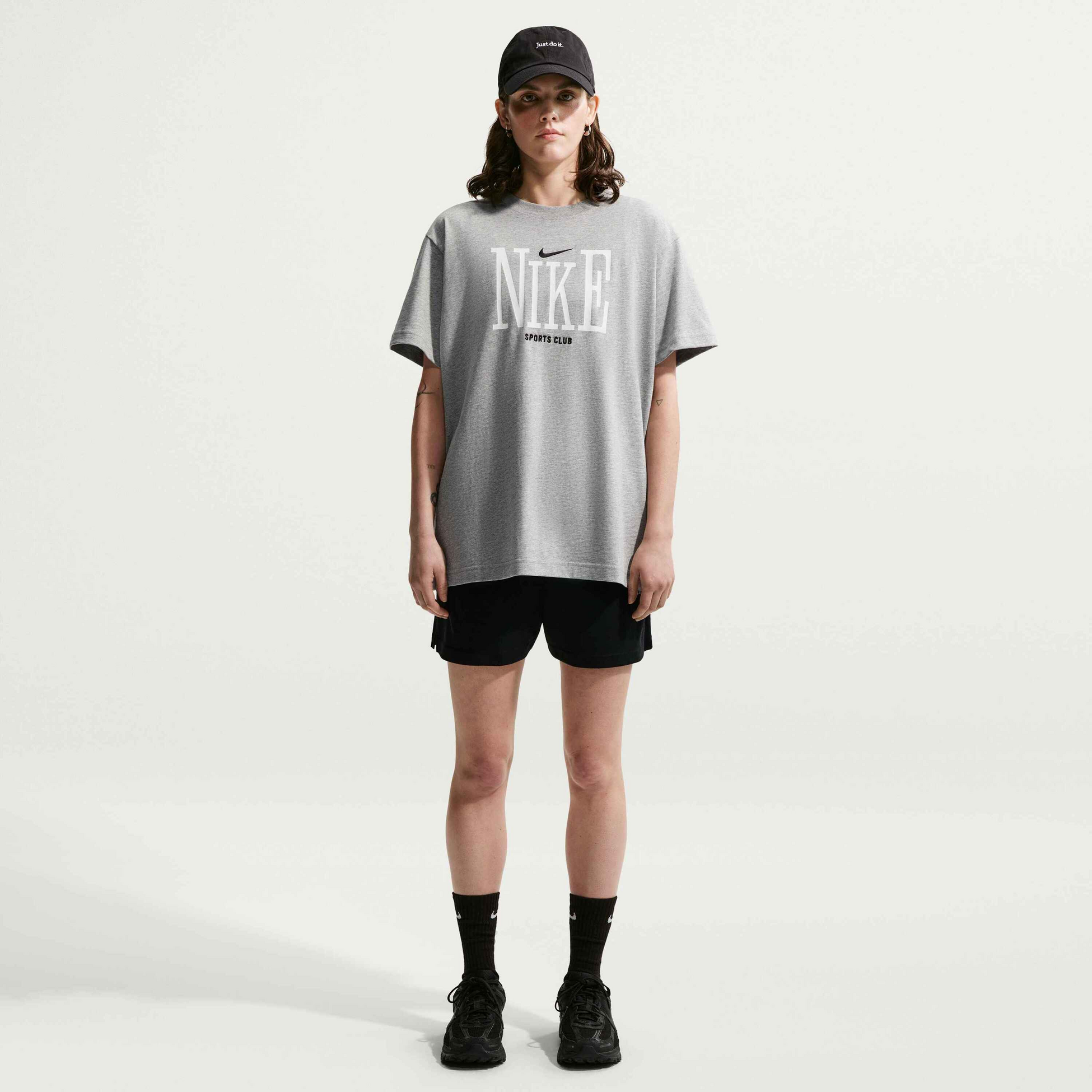 NIKE, Women's Oversized T-shirt Sportswear Classic