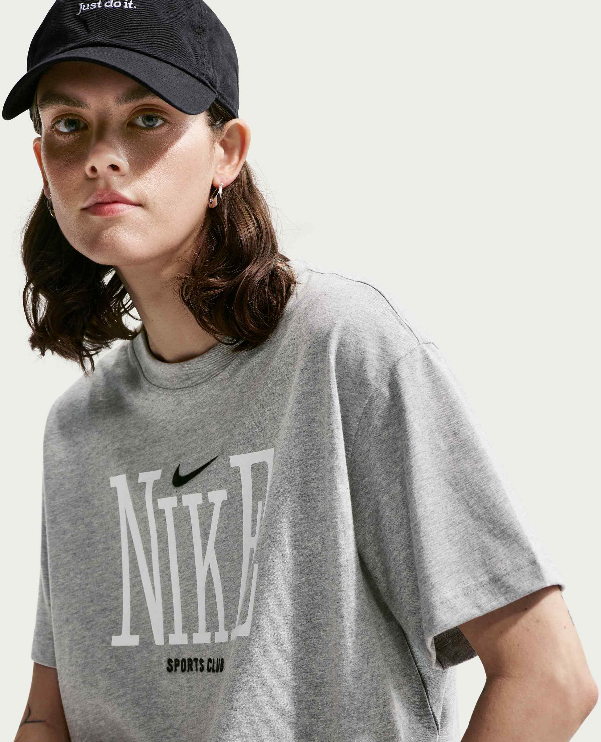 NIKE, Women's Oversized T-shirt Sportswear Classic