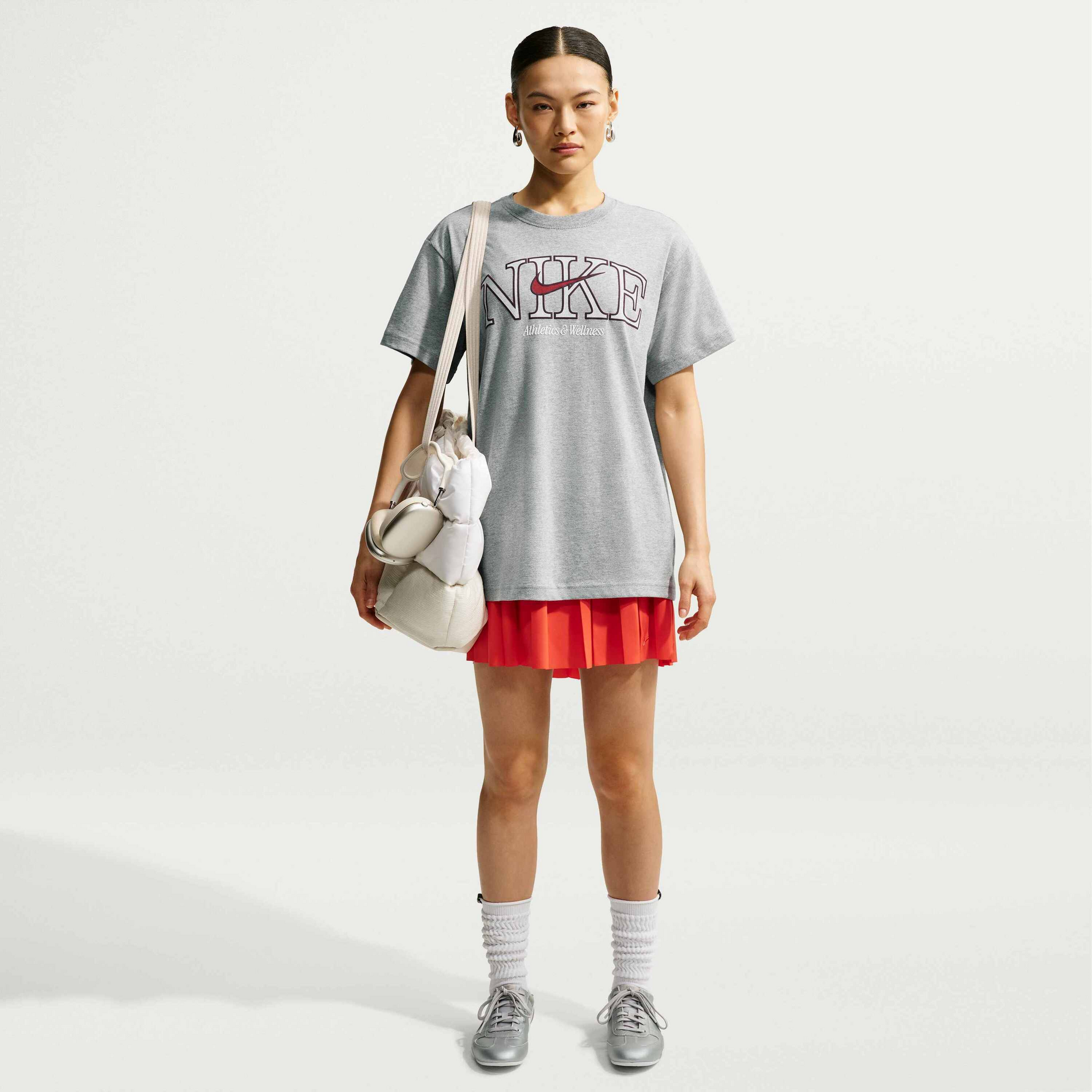 NIKE, Women's Oversized T-shirt Sportswear Classic