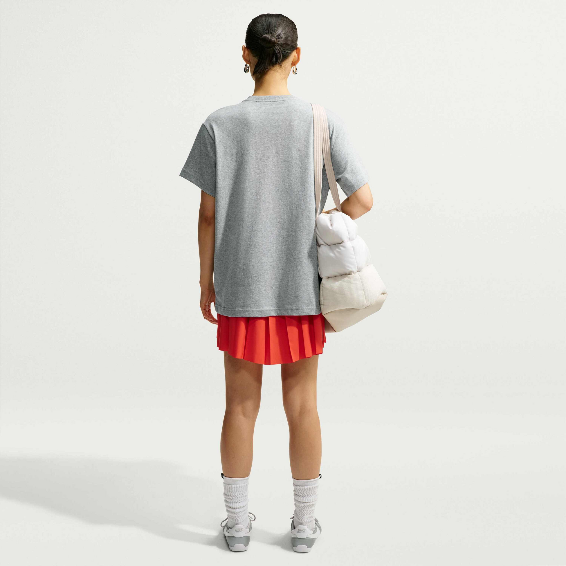 NIKE, Women's Oversized T-shirt Sportswear Classic