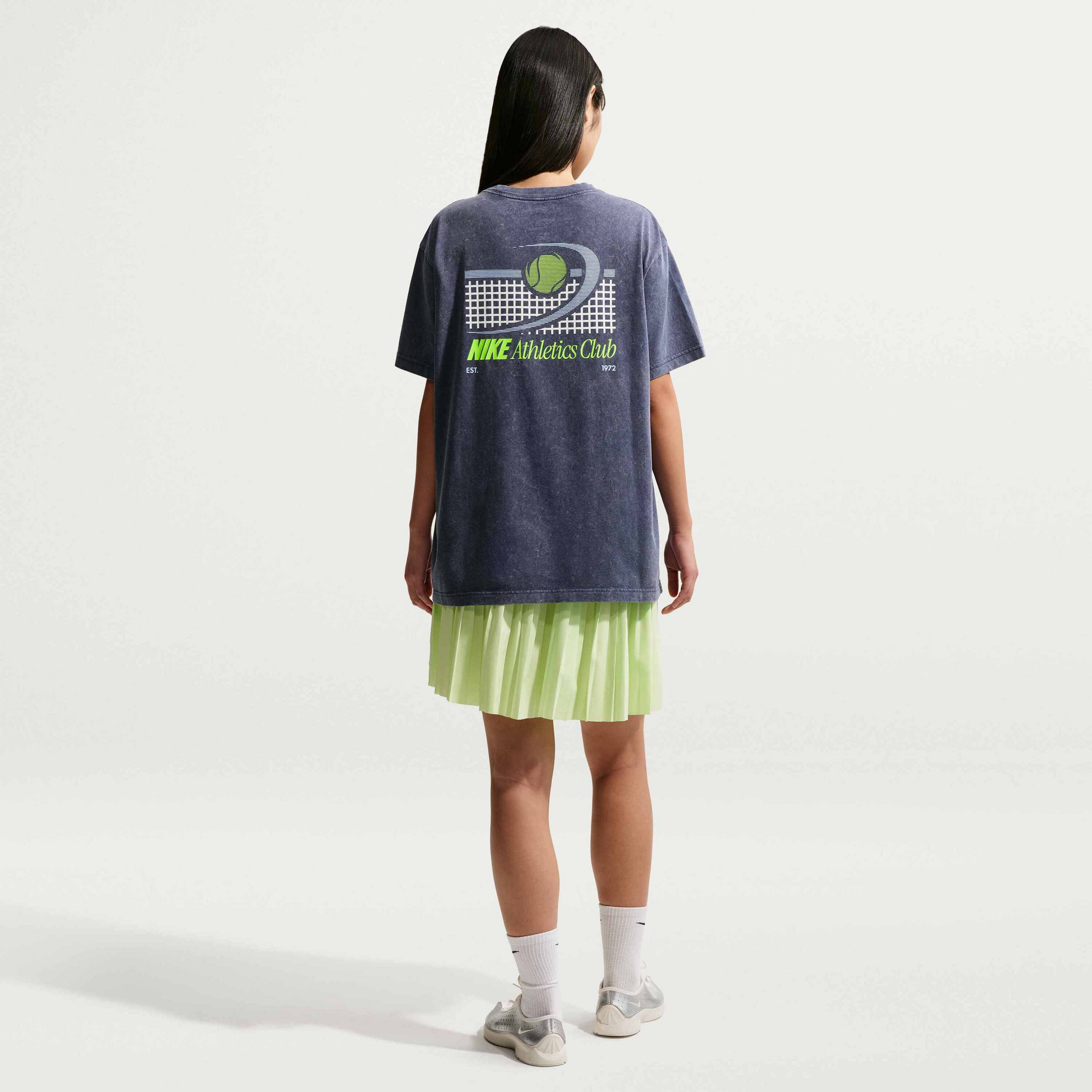 NIKE, Women's Oversized T-shirt Sportswear Classic