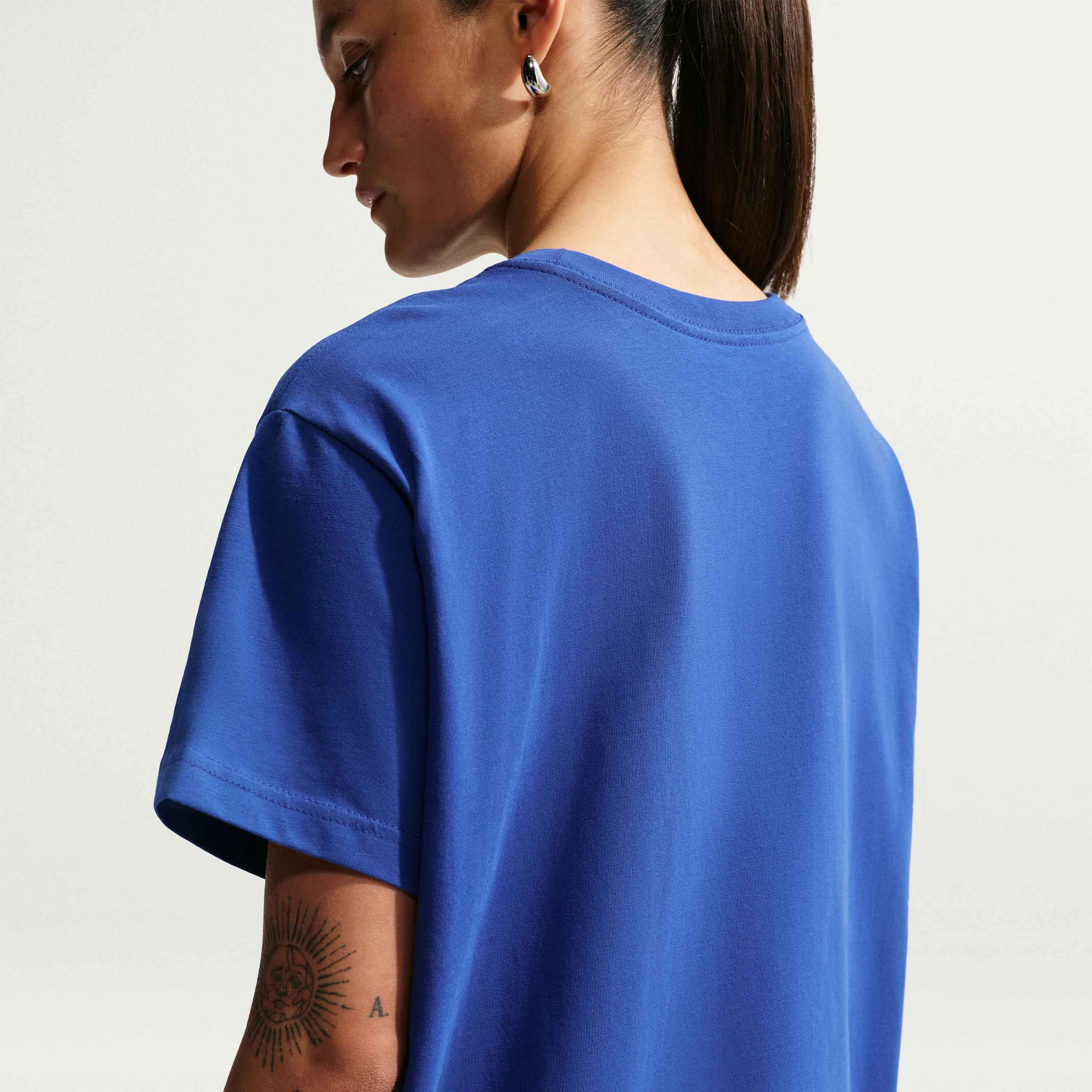 NIKE, Women's Oversized T-shirt Sportswear Classic