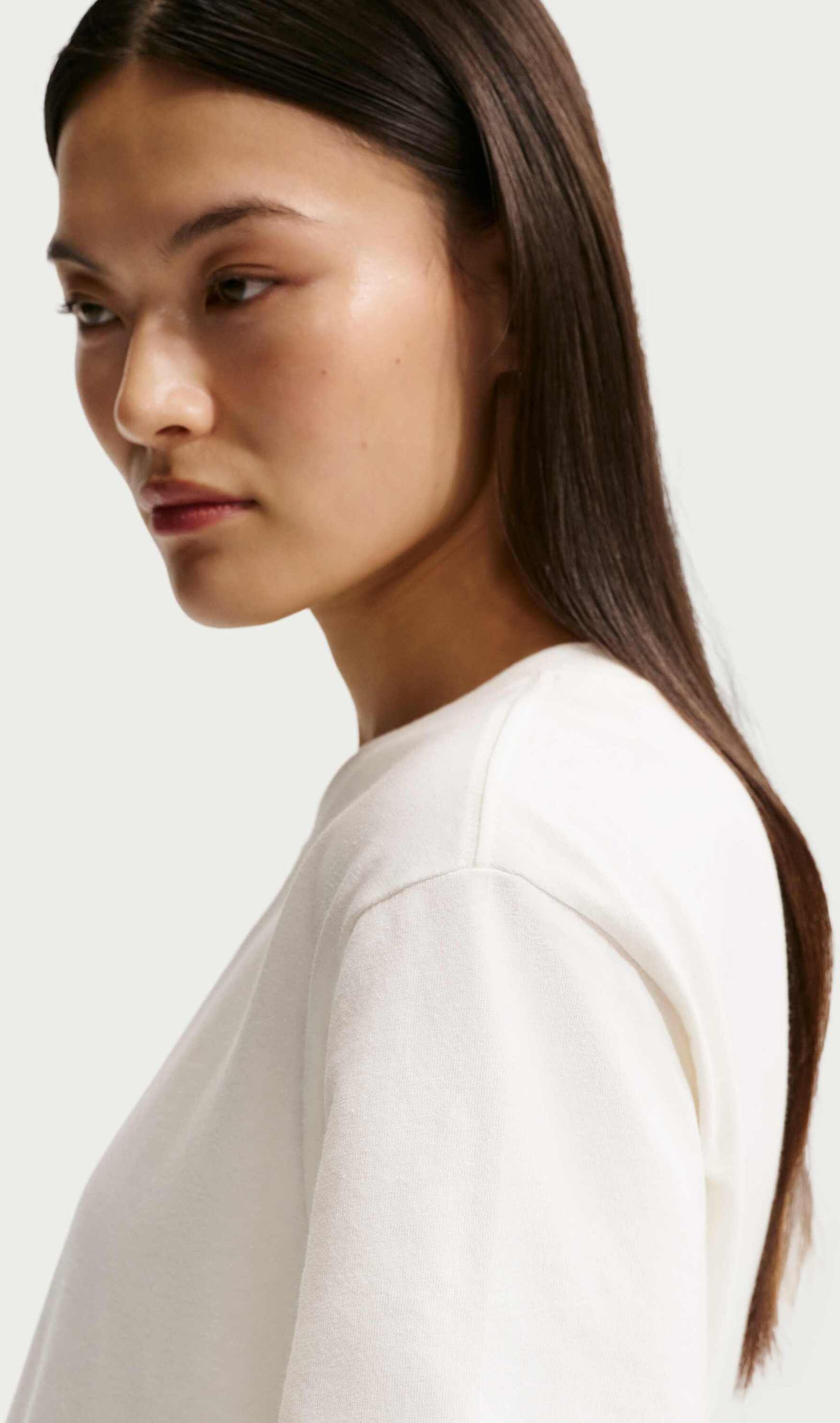 NIKE, Women's Oversized T-shirt Sportswear Classic