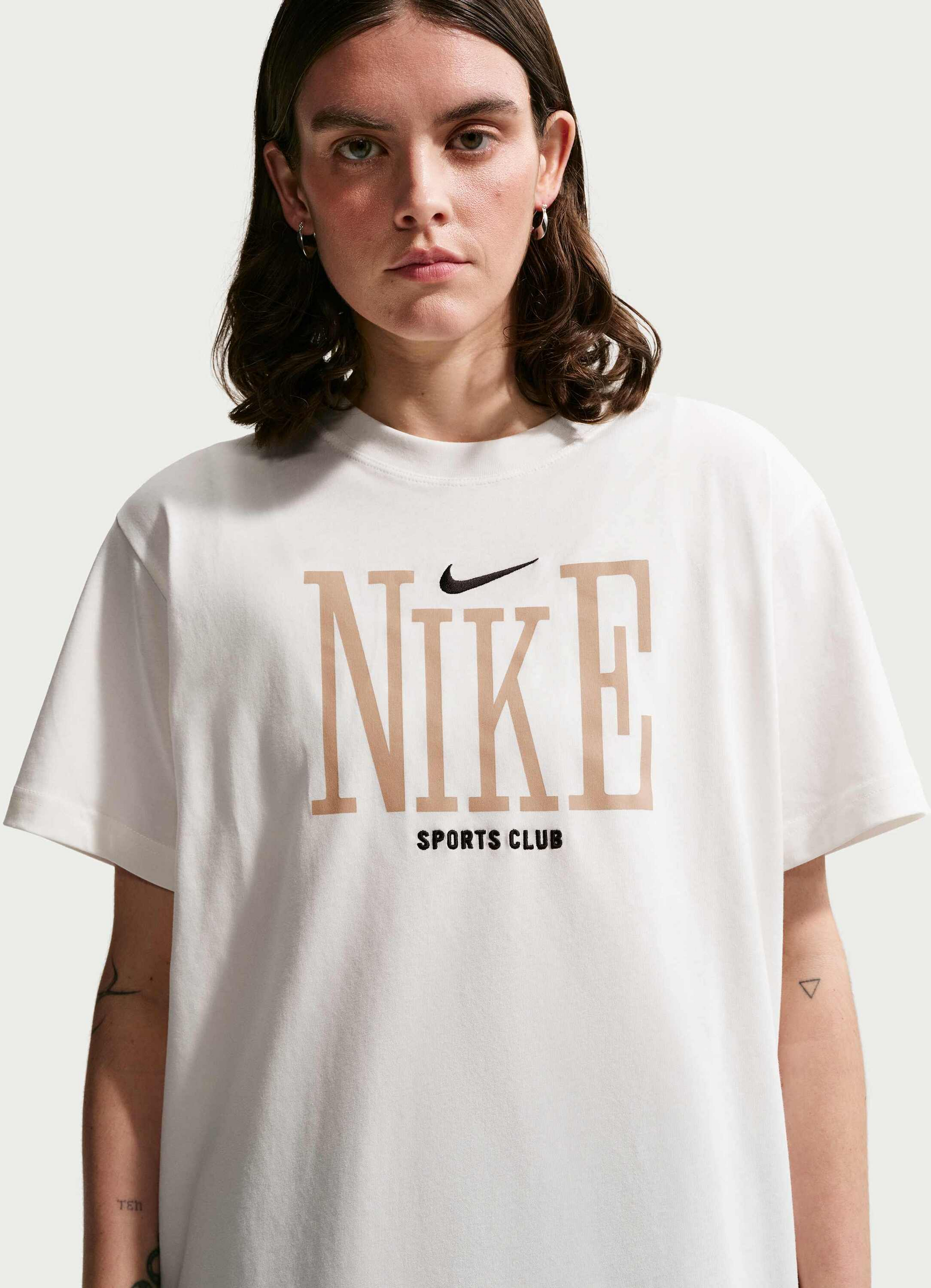 NIKE, Women's Oversized T-shirt Sportswear Classic