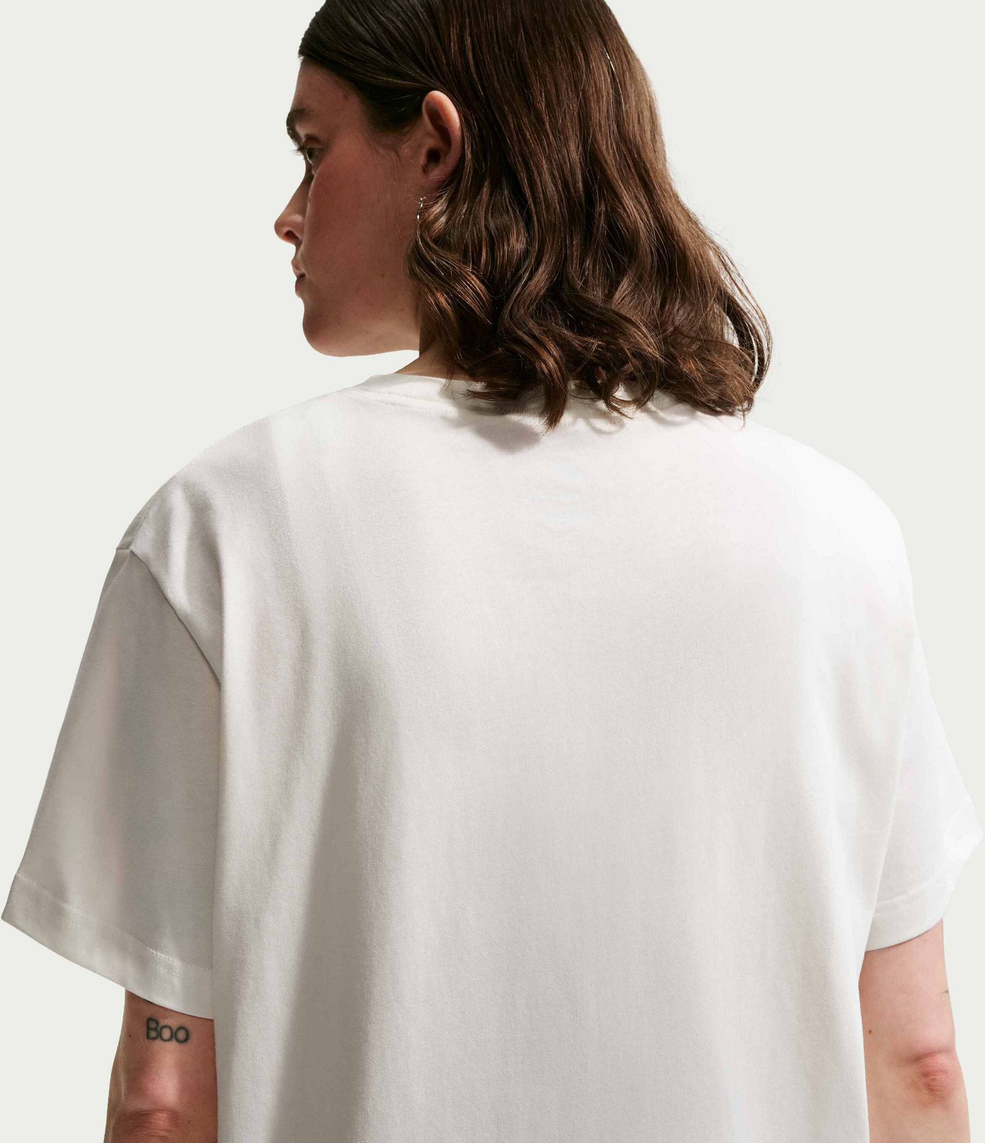 NIKE, Women's Oversized T-shirt Sportswear Classic