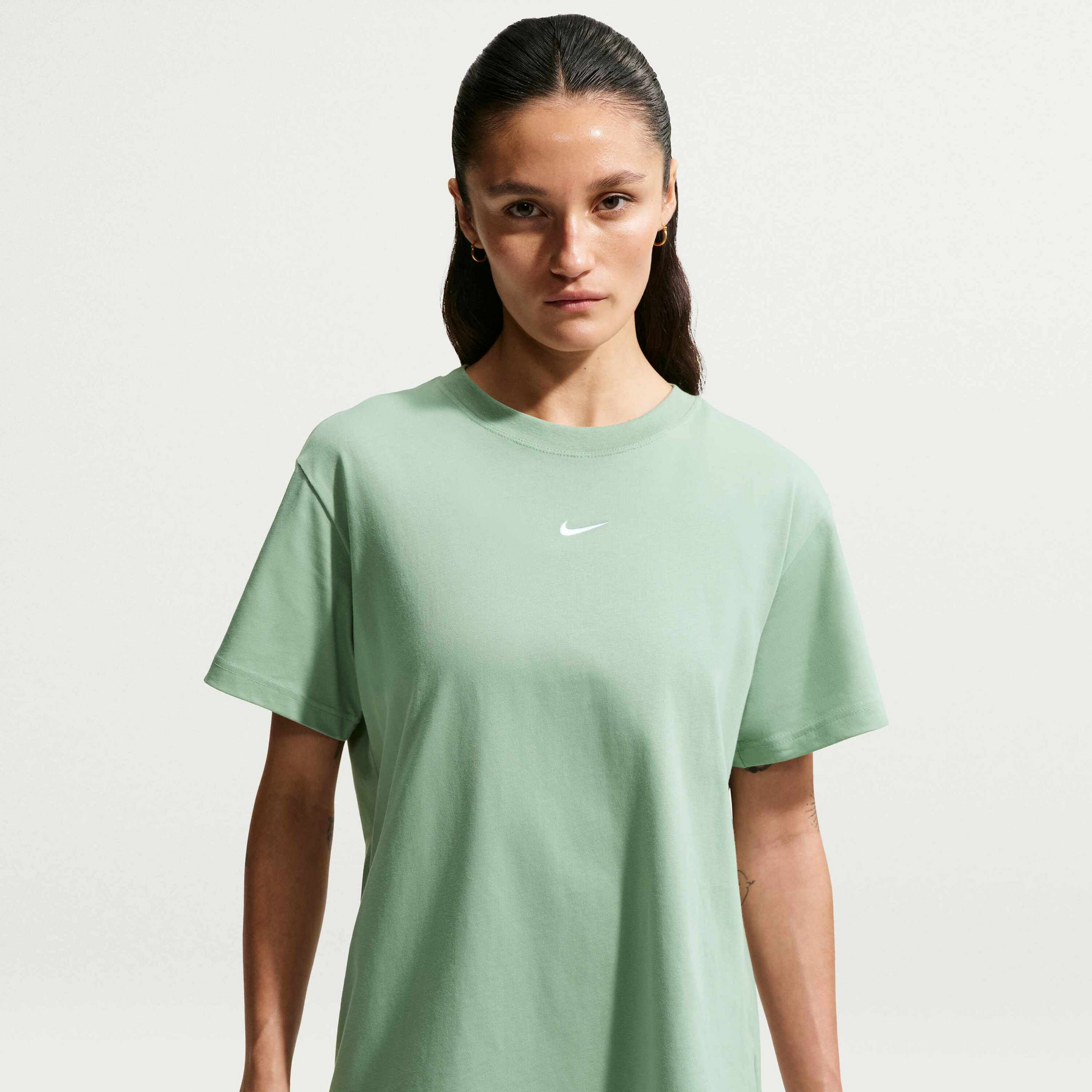 NIKE, Women's Oversized T-shirt Sportswear Classic