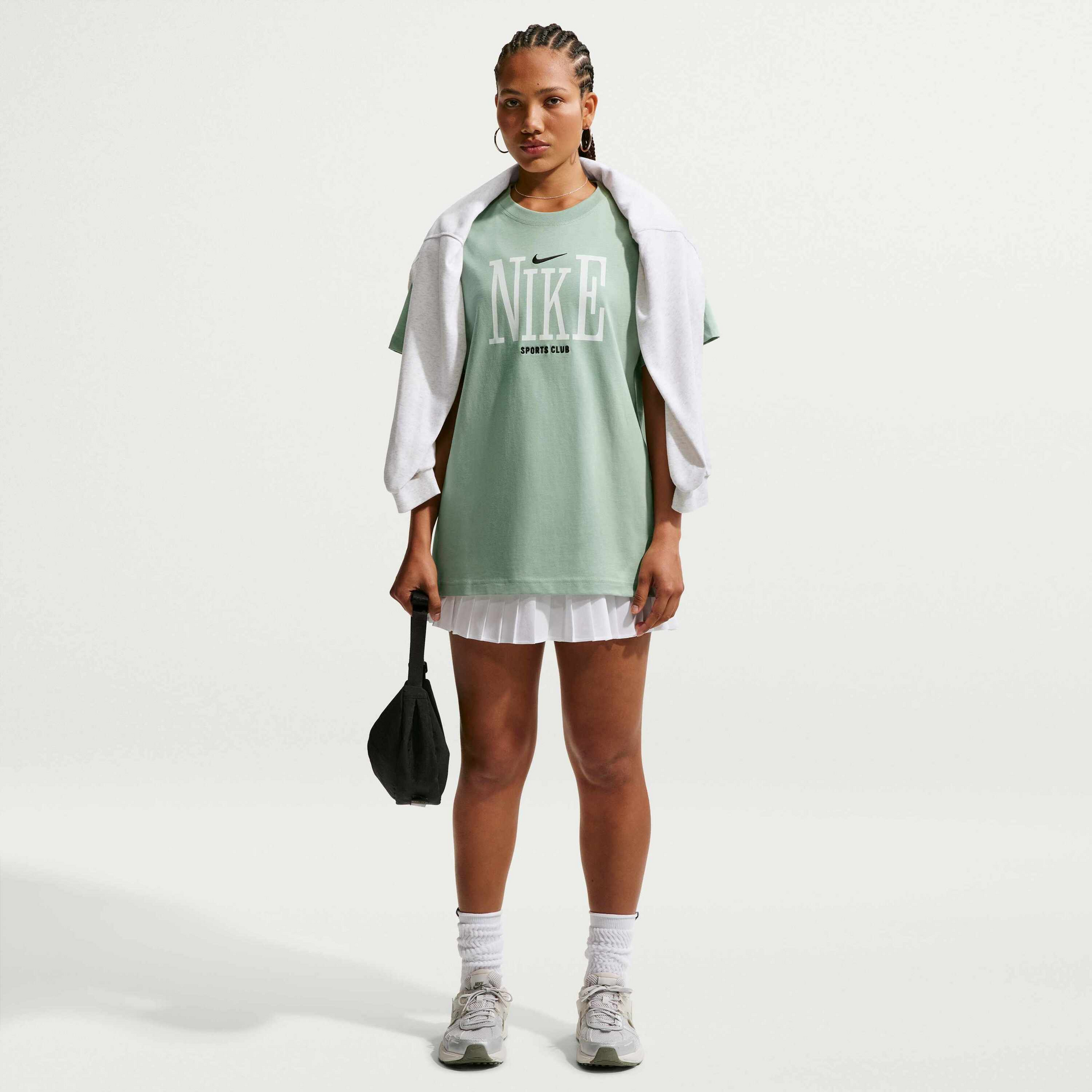 NIKE, Women's Oversized T-shirt Sportswear Classic
