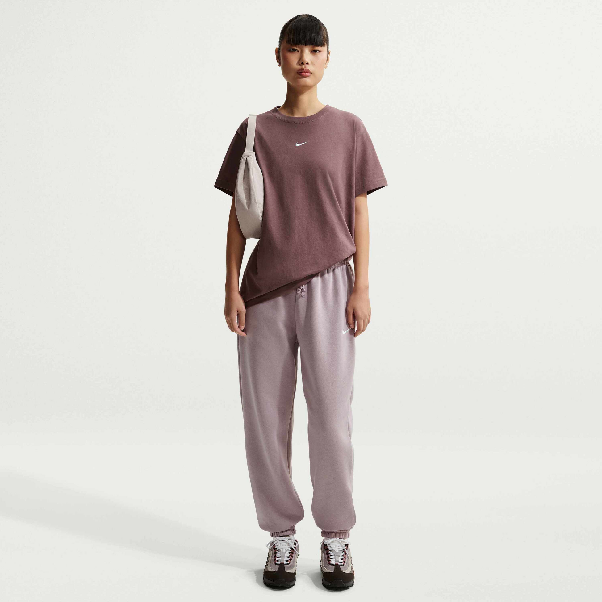NIKE, Women's Oversized T-shirt Sportswear Classic