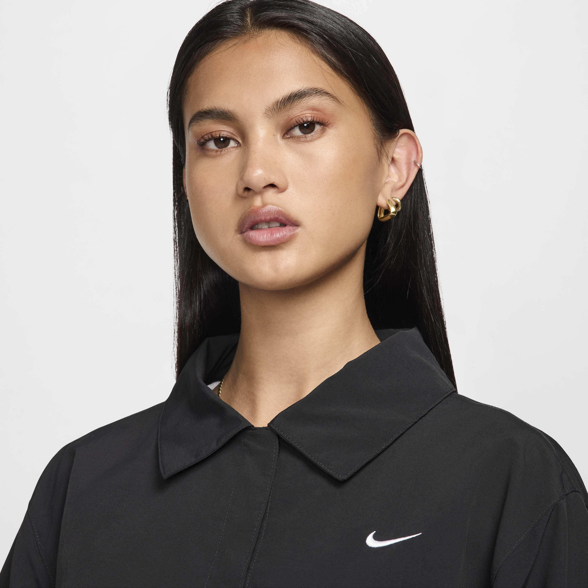 NIKE, Women's Oversized Uv Woven Coaches' Jacket Sportswear Essential