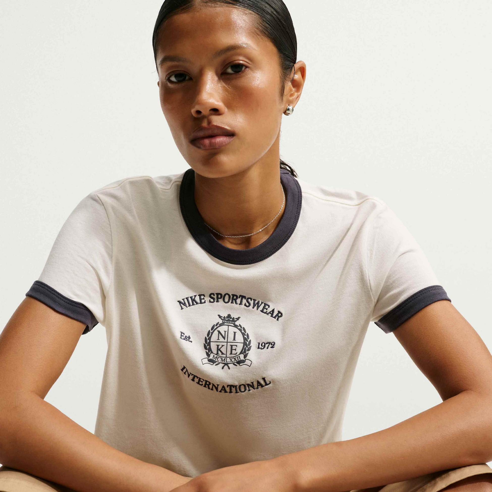 NIKE, Women's Ringer T-shirt Sportswear