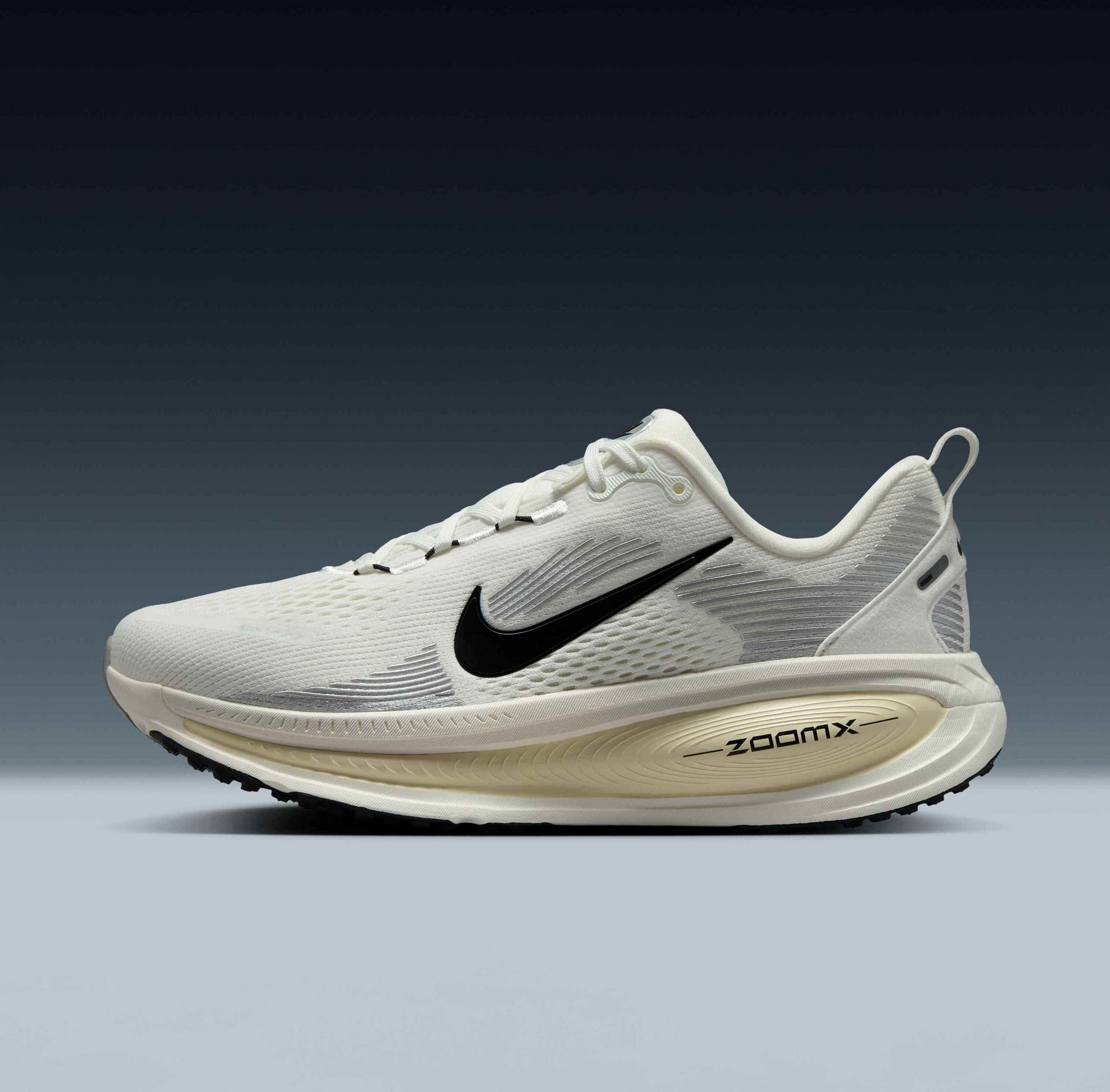 NIKE, Women's Road Running Shoes Vomero 18