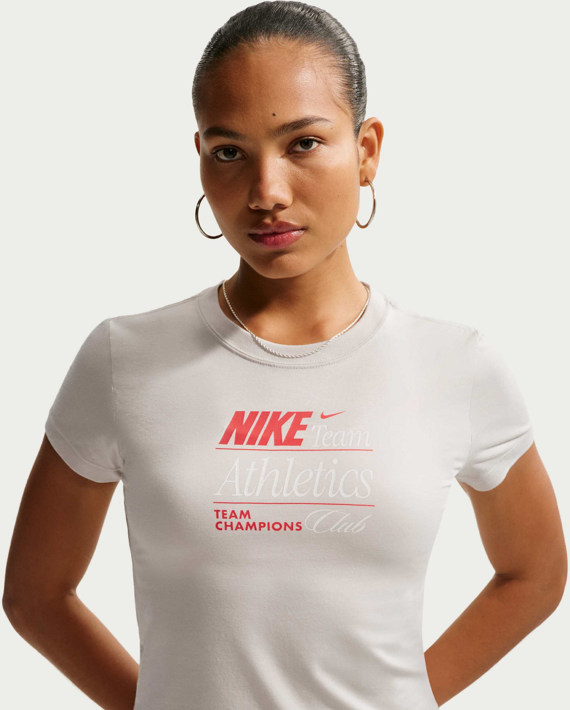 NIKE, Women's Slim Mod-cropped T-shirt Sportswear Chill Knit