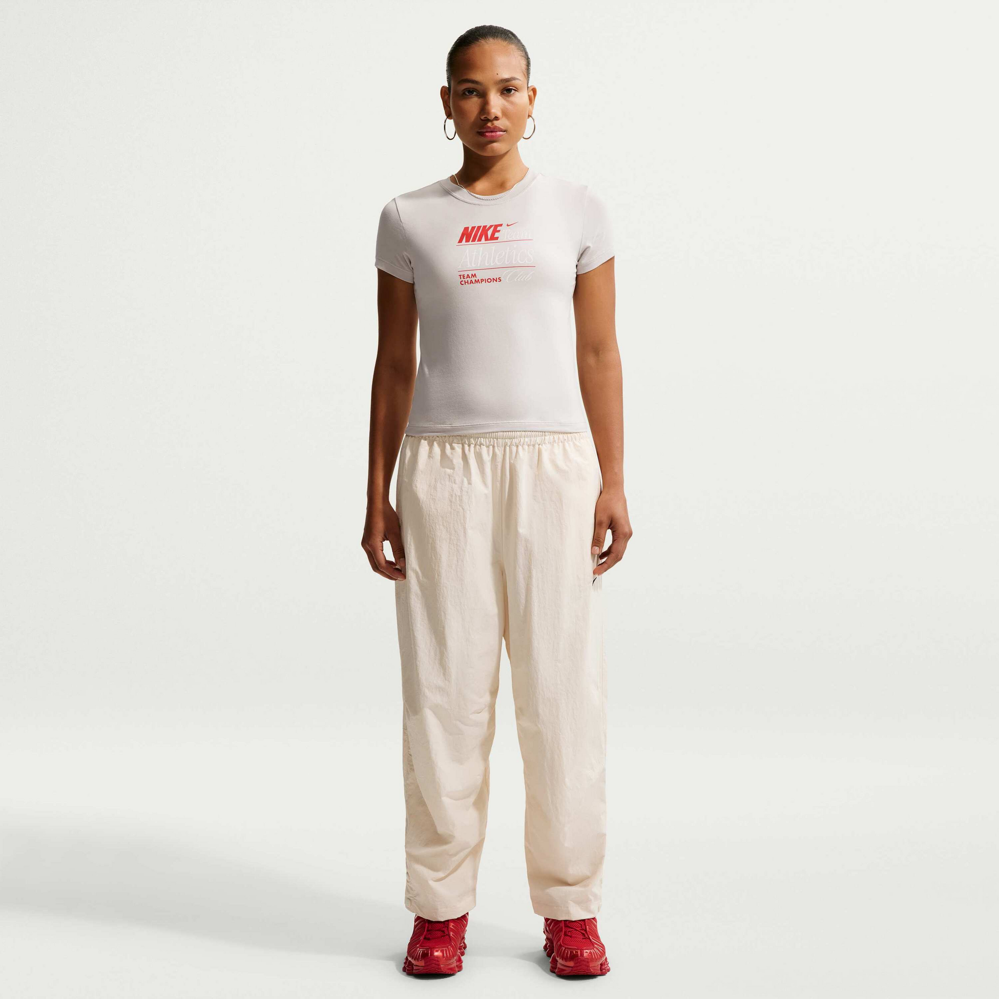 NIKE, Women's Slim Mod-cropped T-shirt Sportswear Chill Knit