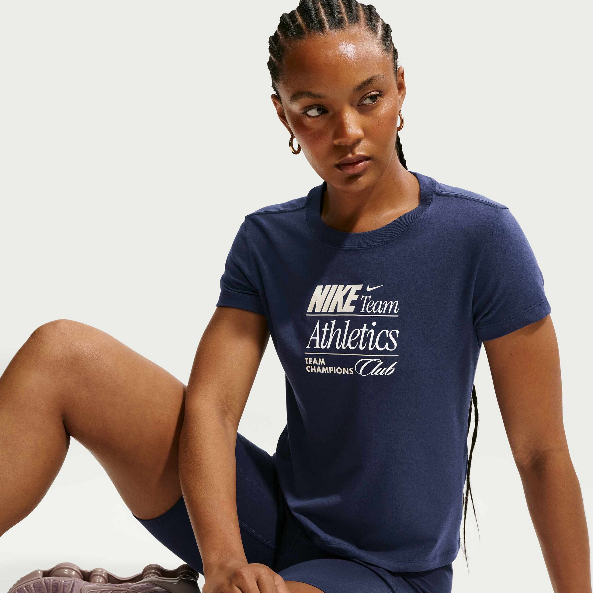 NIKE, Women's Slim Mod-cropped T-shirt Sportswear Chill Knit