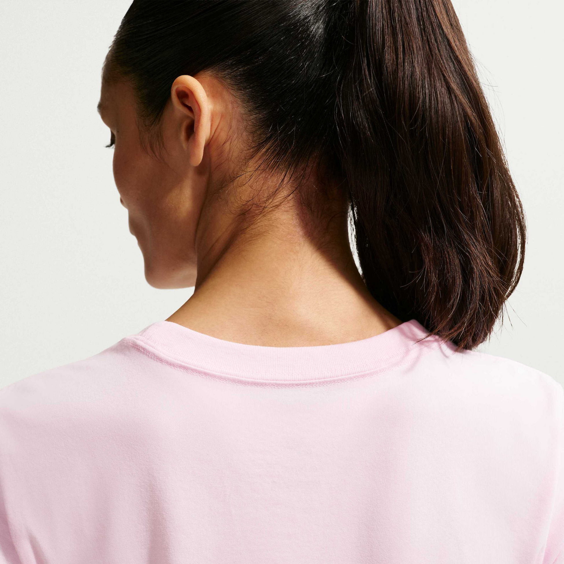 NIKE, Women's Slim Mod-cropped T-shirt Sportswear Chill Knit