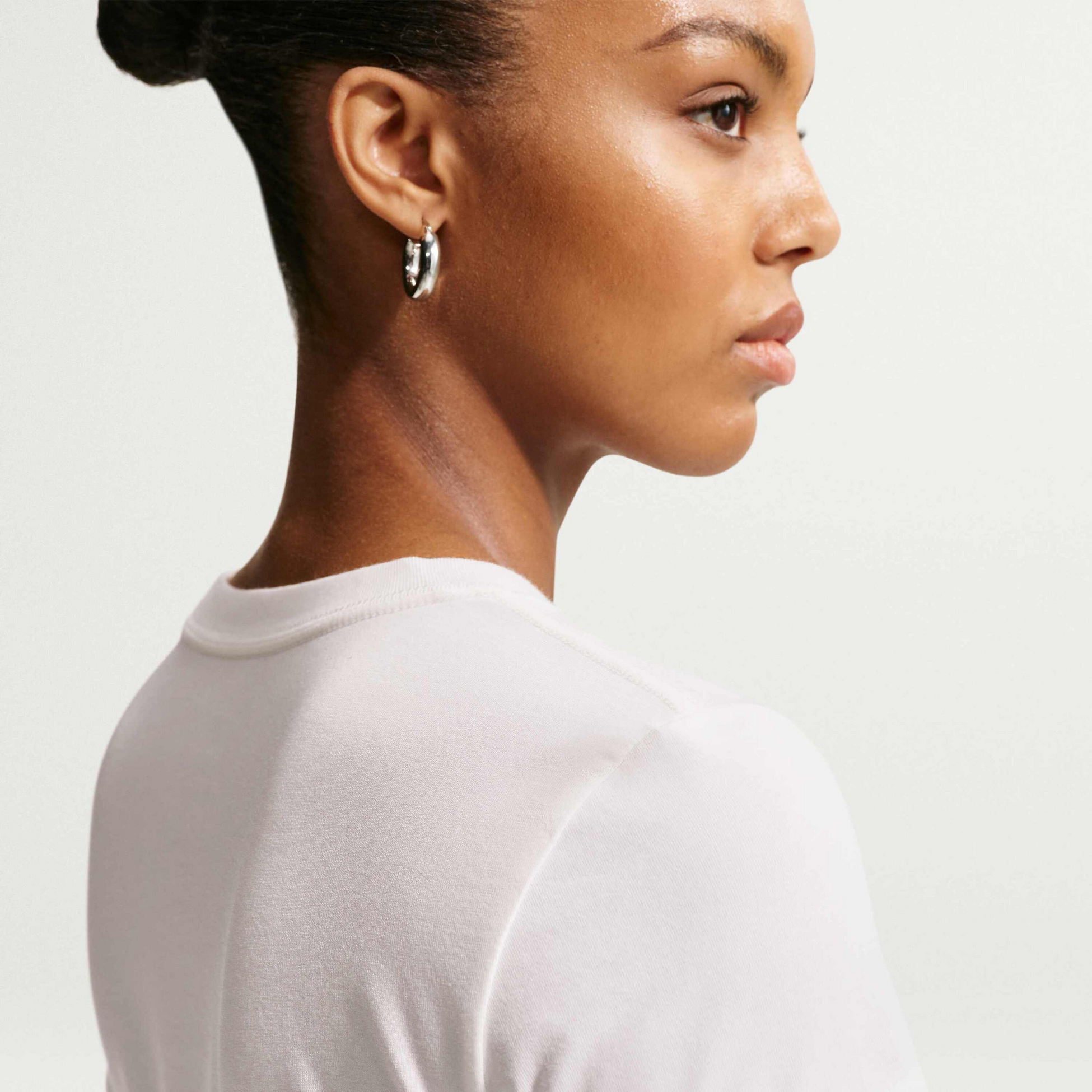 NIKE, Women's Slim Mod-cropped T-shirt Sportswear Chill Knit