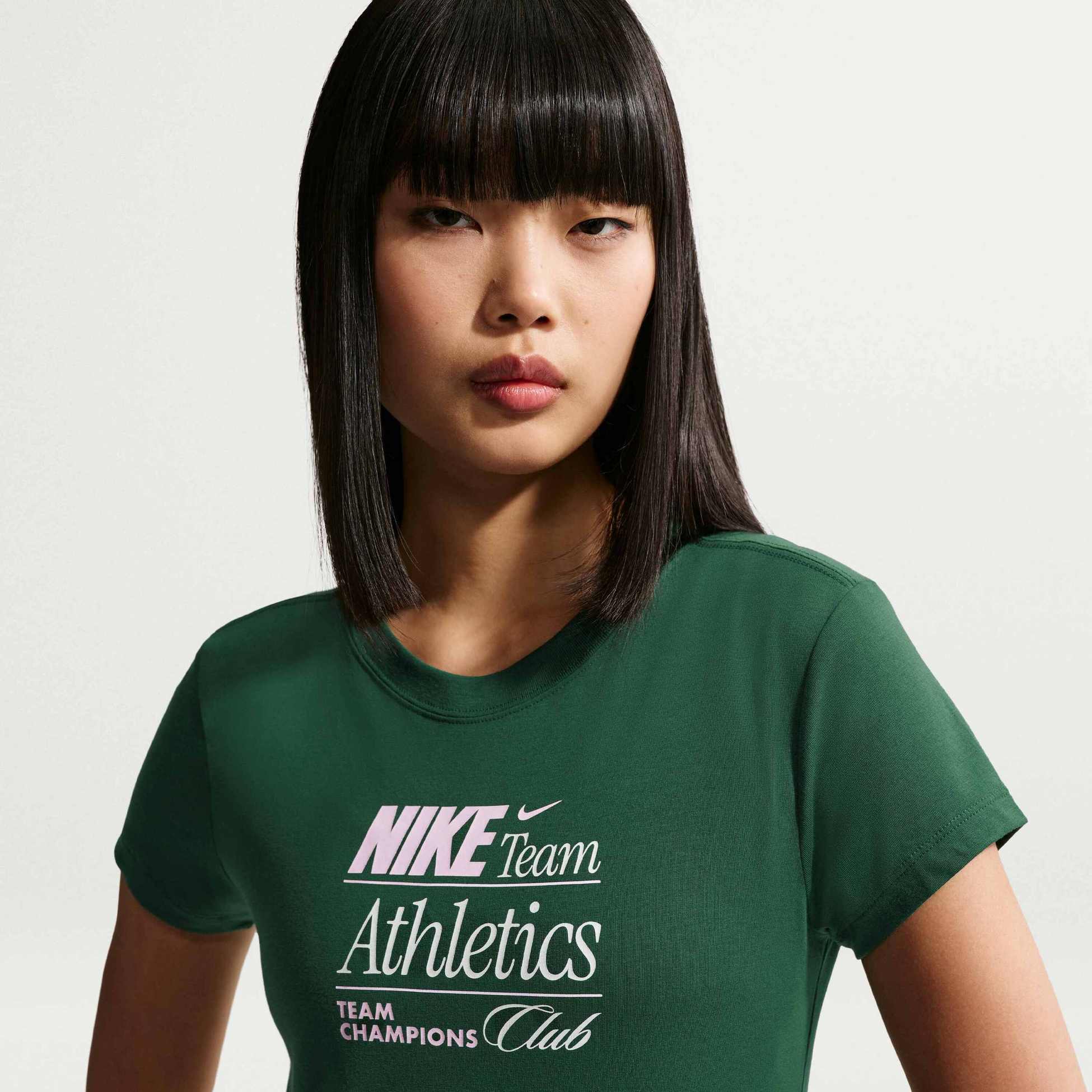 NIKE, Women's Slim Mod-cropped T-shirt Sportswear Chill Knit