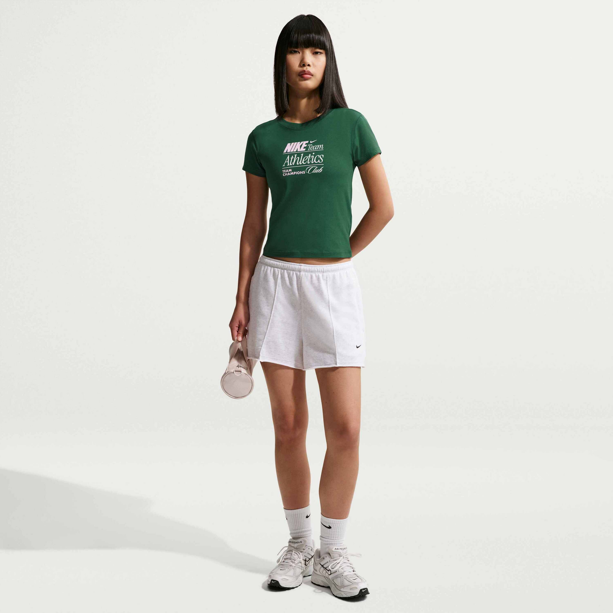 NIKE, Women's Slim Mod-cropped T-shirt Sportswear Chill Knit
