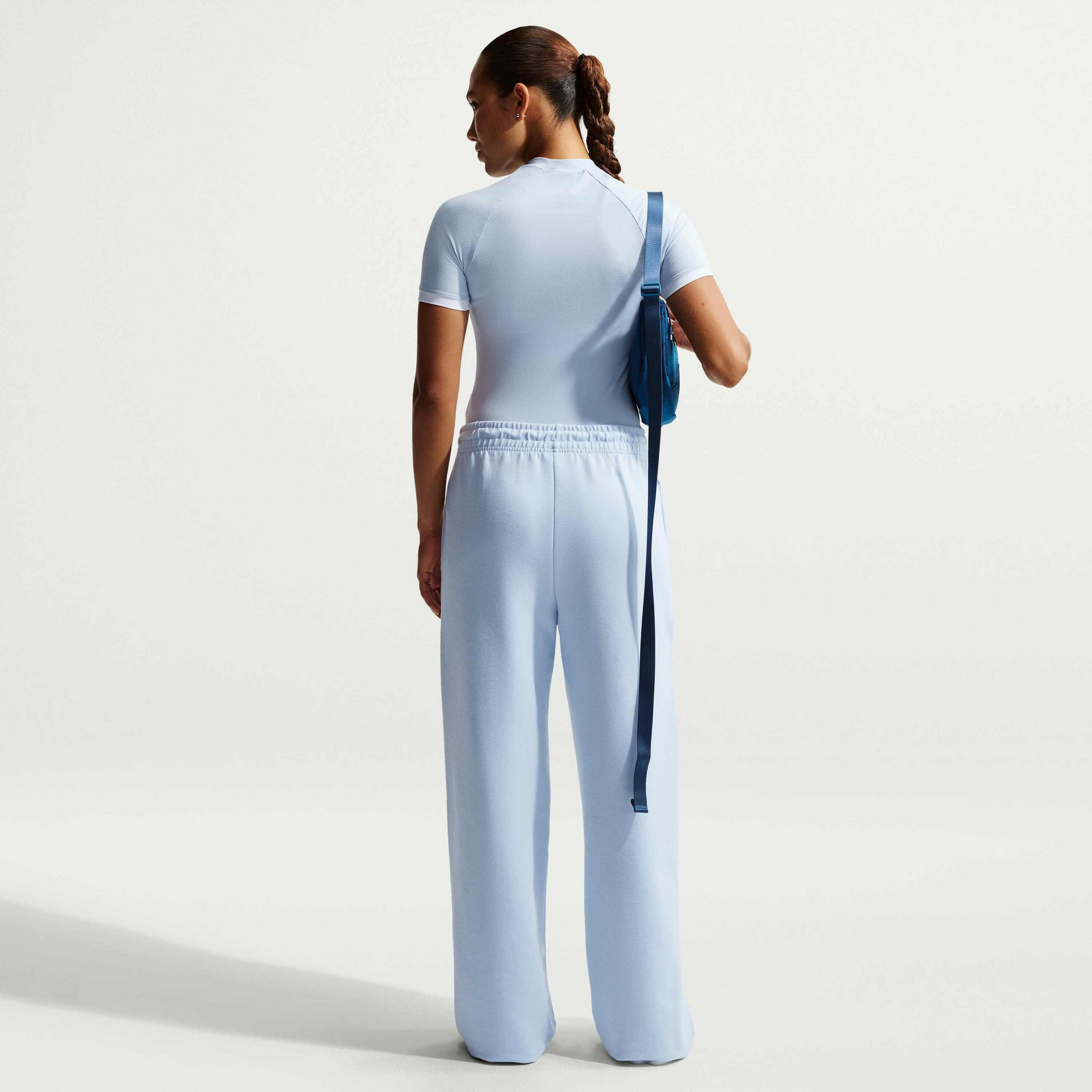 NIKE, Women's Slim Short-sleeve Top Sportswear