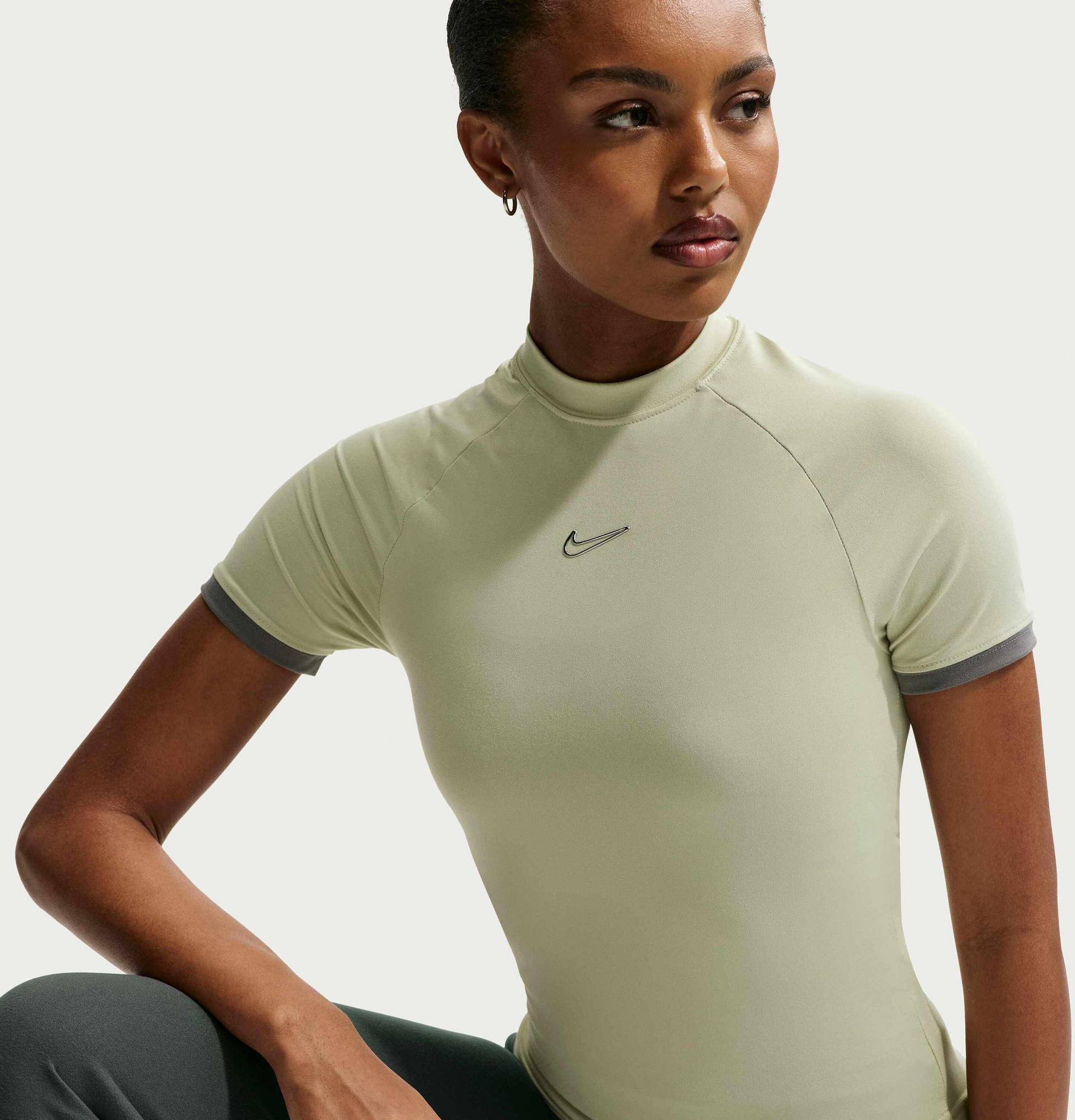 NIKE, Women's Slim Short-sleeve Top Sportswear