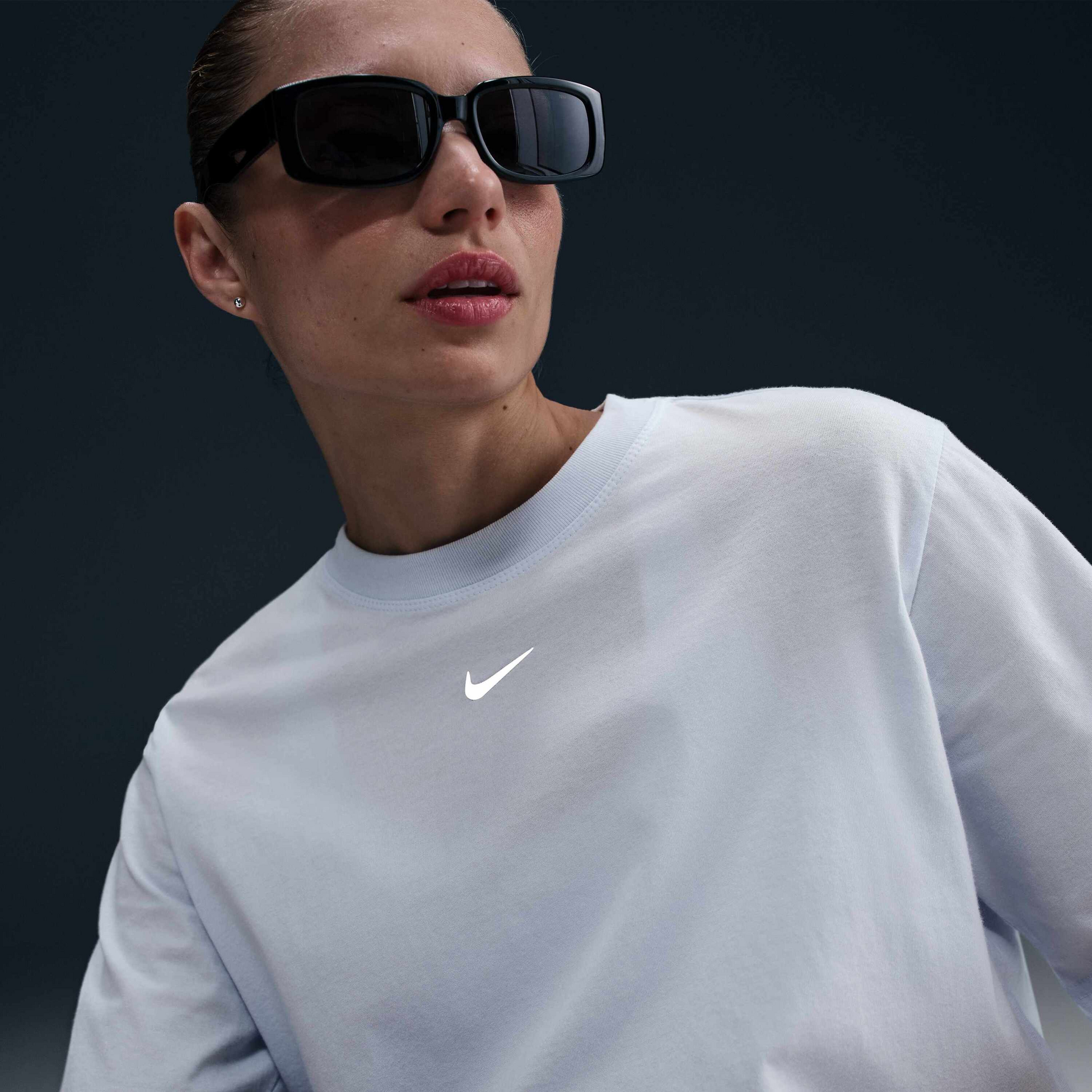 NIKE, Women's T-shirt Sportswear Essential