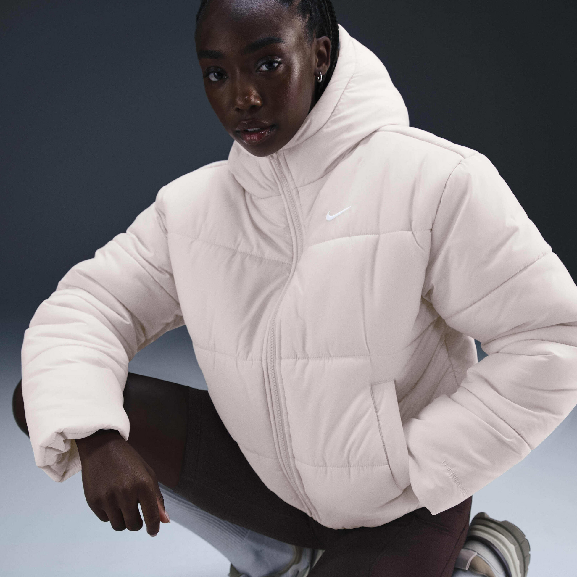 NIKE, Women's Therma-fit Loose Hooded Jacket Sportswear Classic Puffer