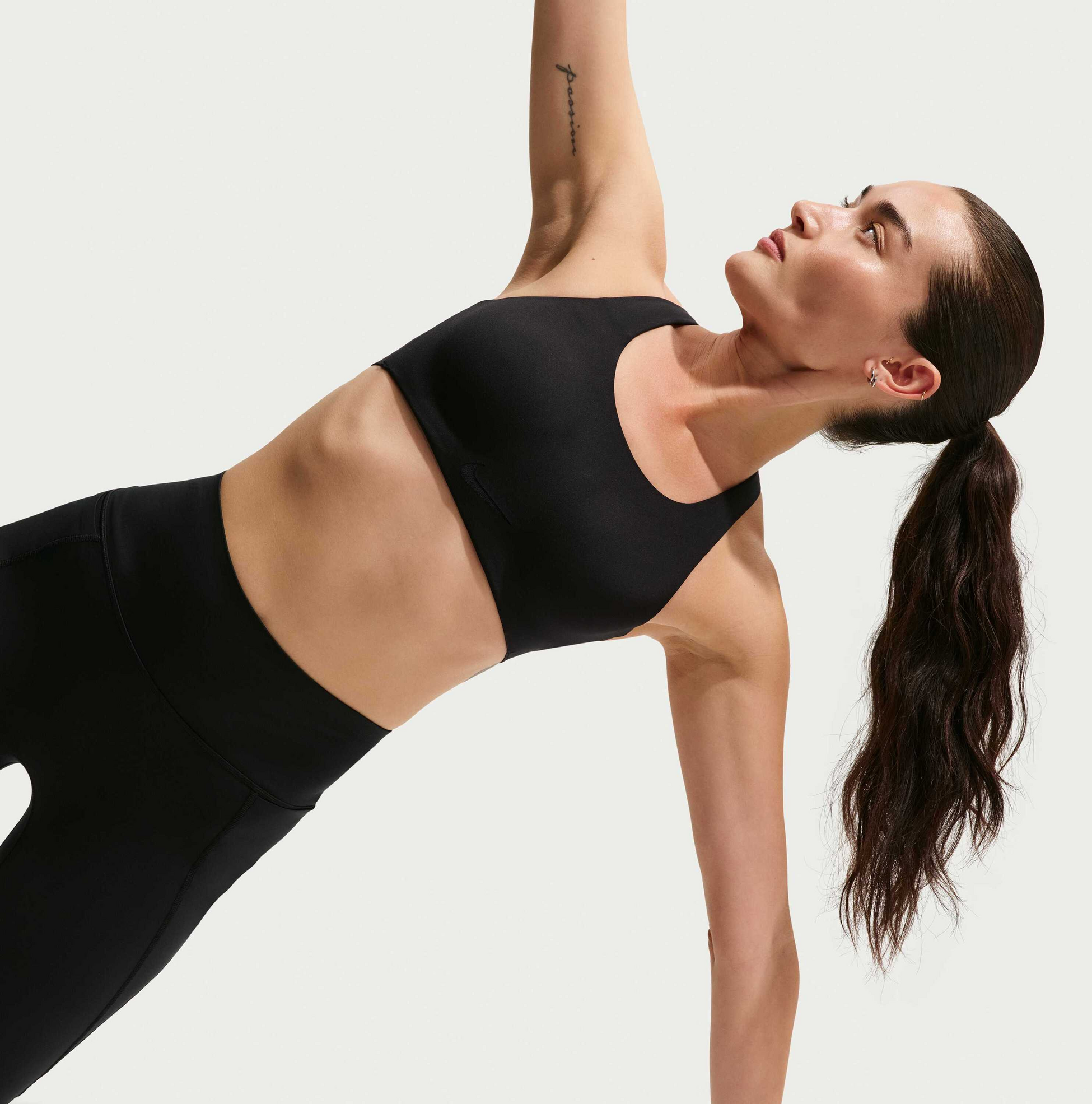 NIKE, Women's Ultrahigh-support Padded Sports Bra Rival