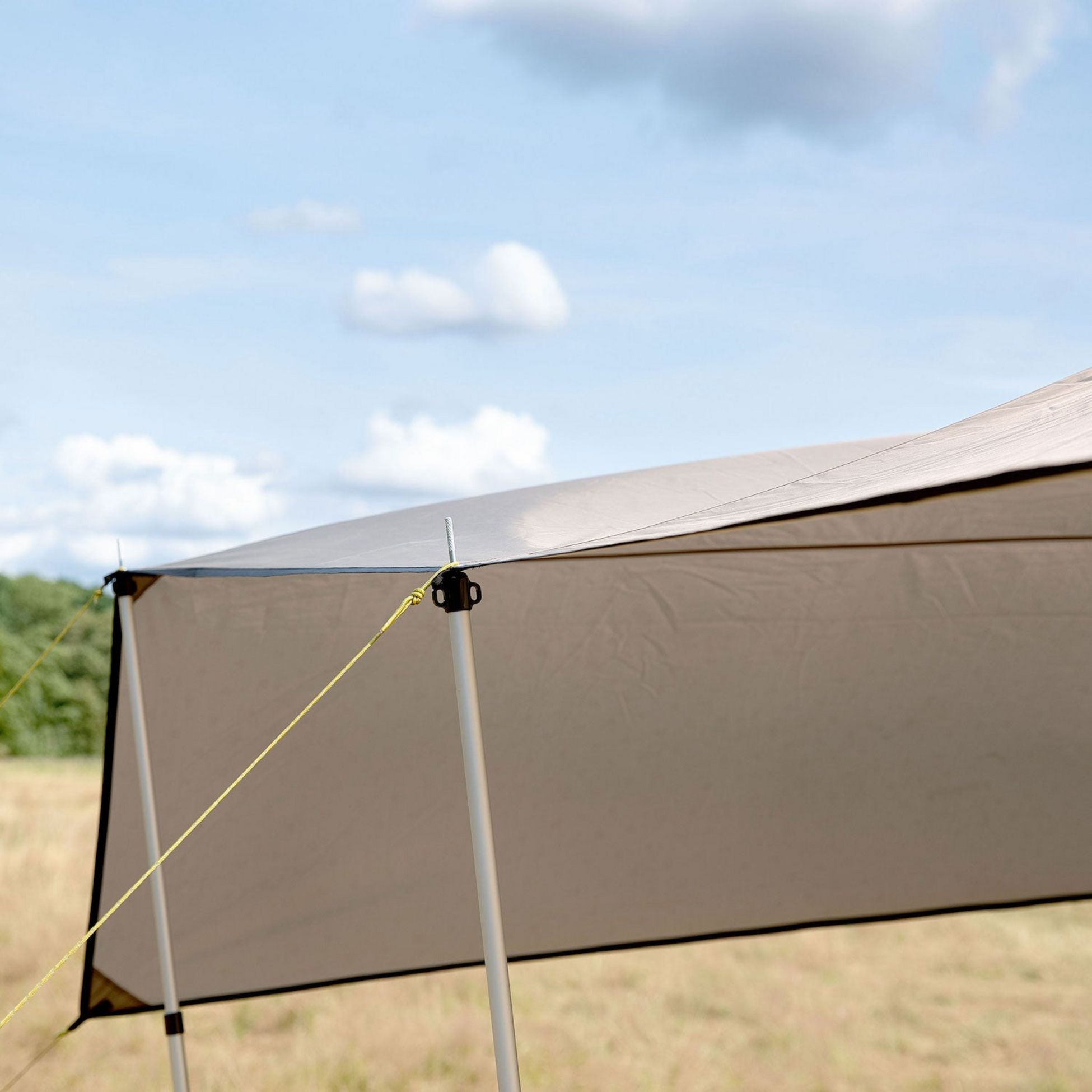 TAMBU, Yano Sun Tarp