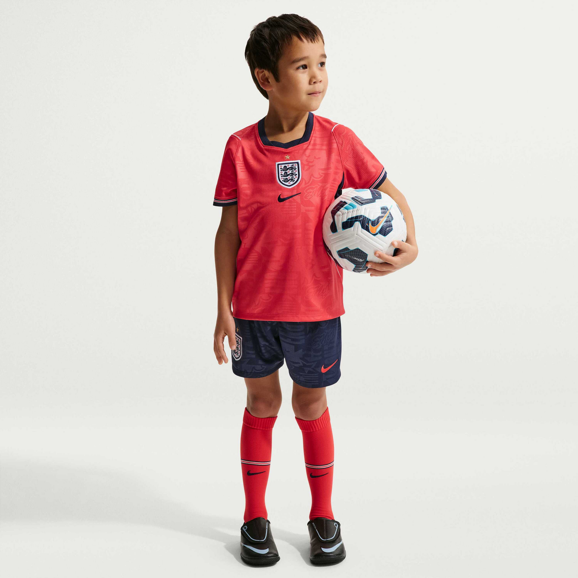 NIKE, Younger Kids' Football Replica 3-piece Kit England 2026 Stadium Away