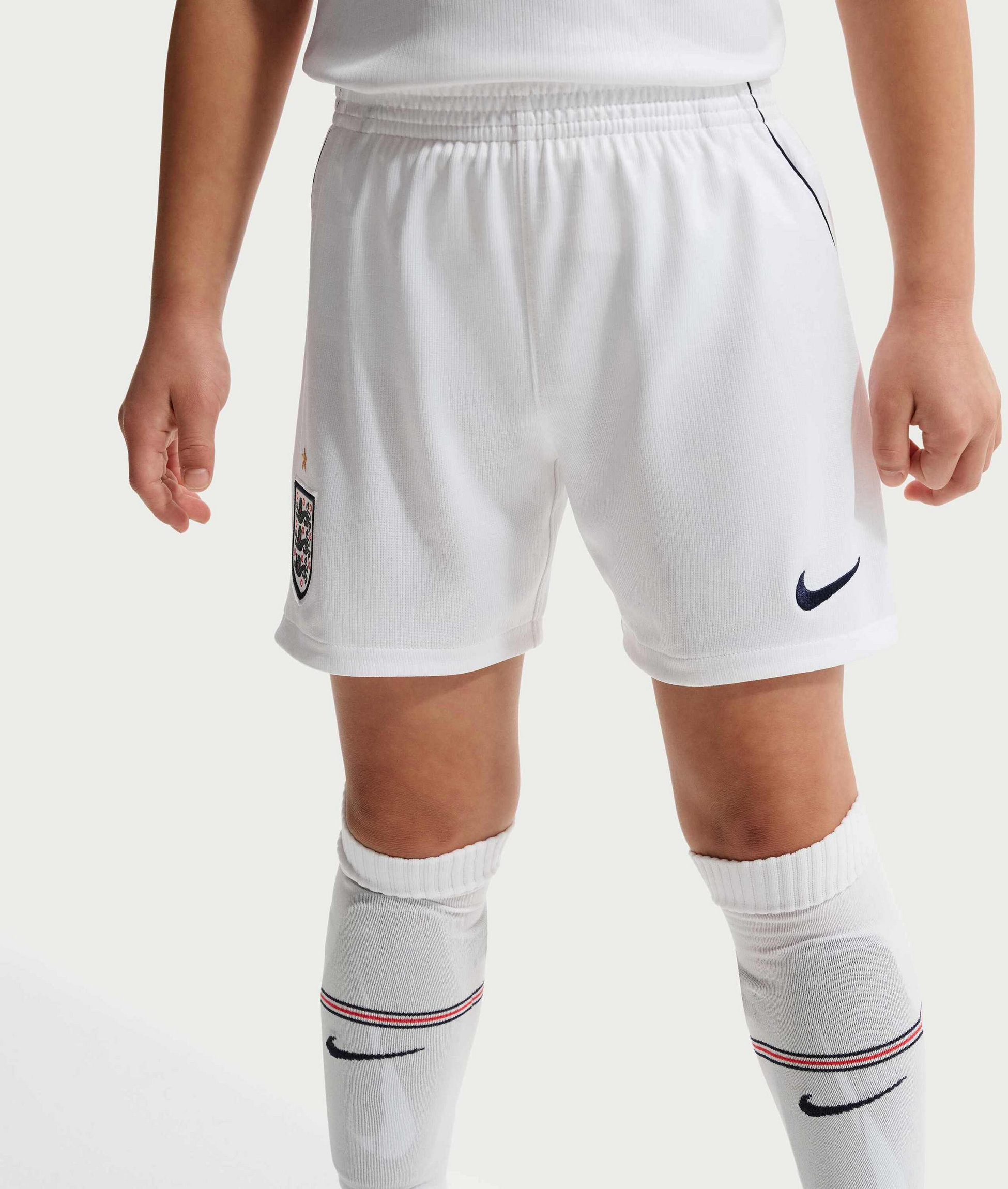 NIKE, Younger Kids' Football Replica 3-piece Kit England 2026 Stadium Home