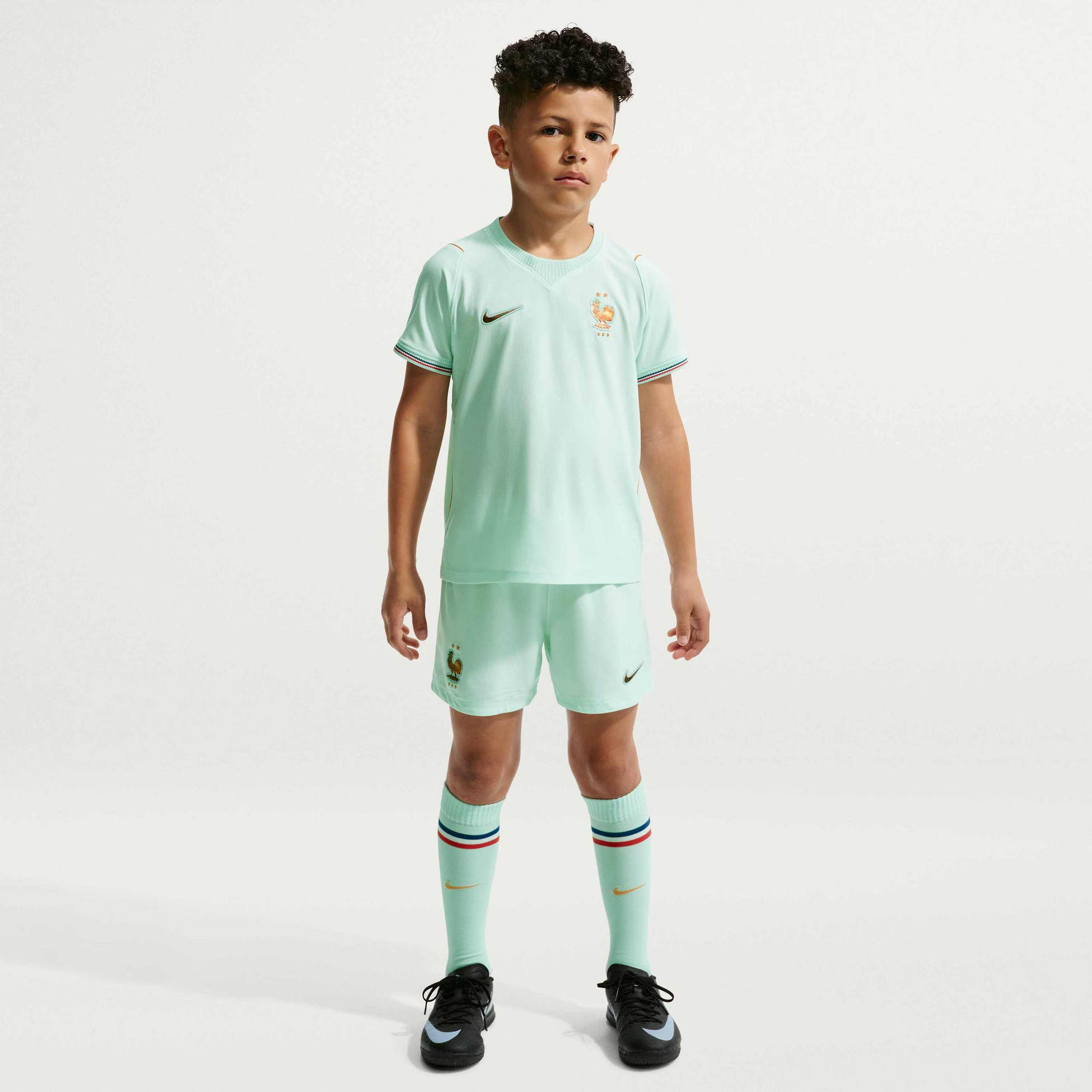 NIKE, Younger Kids' Football Replica 3-piece Kit Fff 2026 Stadium Away
