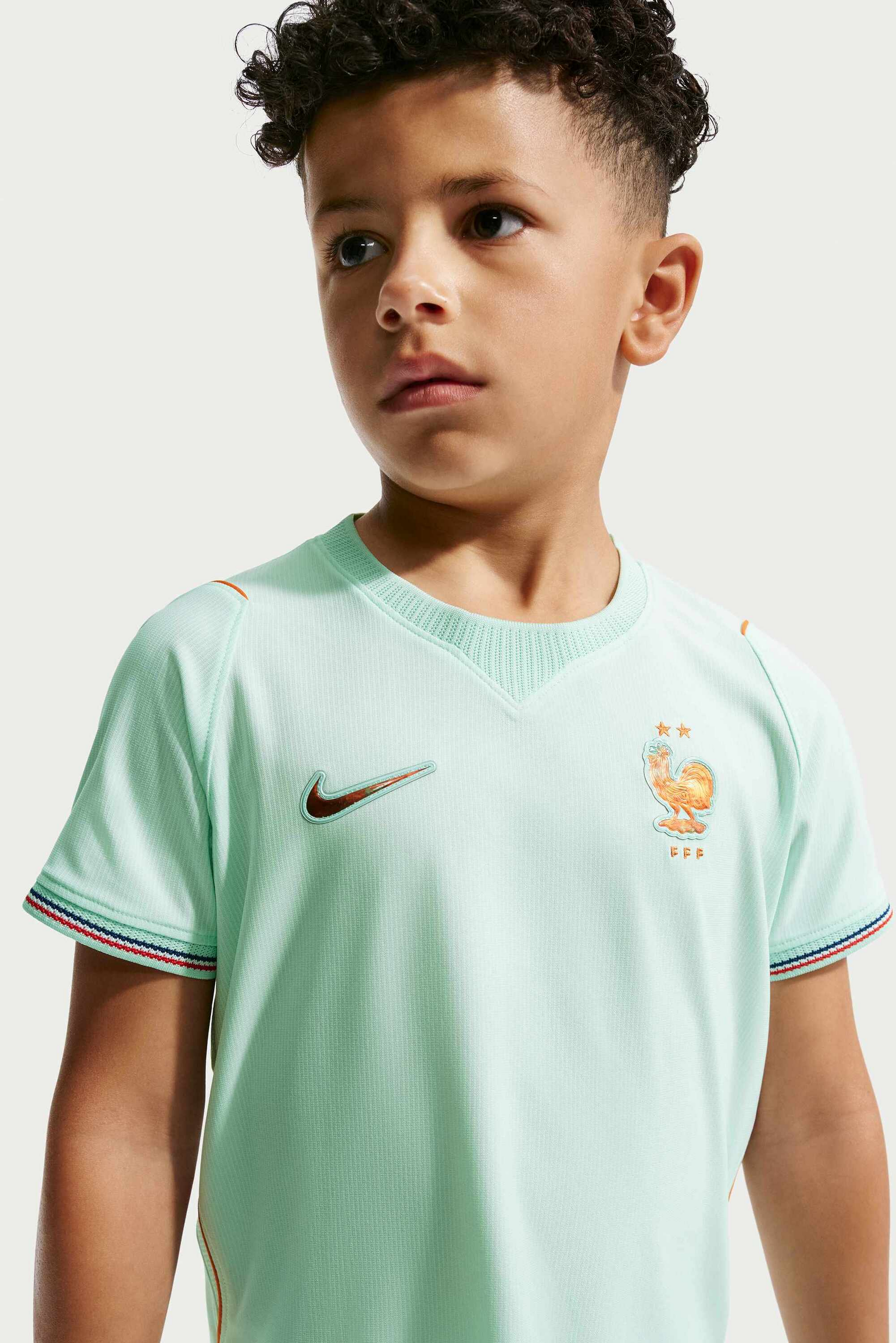 NIKE, Younger Kids' Football Replica 3-piece Kit Fff 2026 Stadium Away
